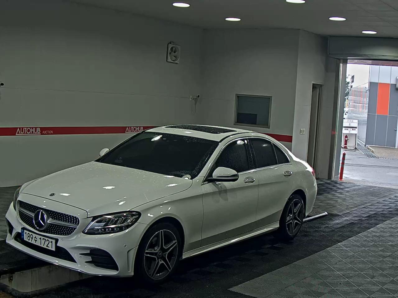 MERCEDES-BENZ C-CLASS (4TH GEN) C200 AMG