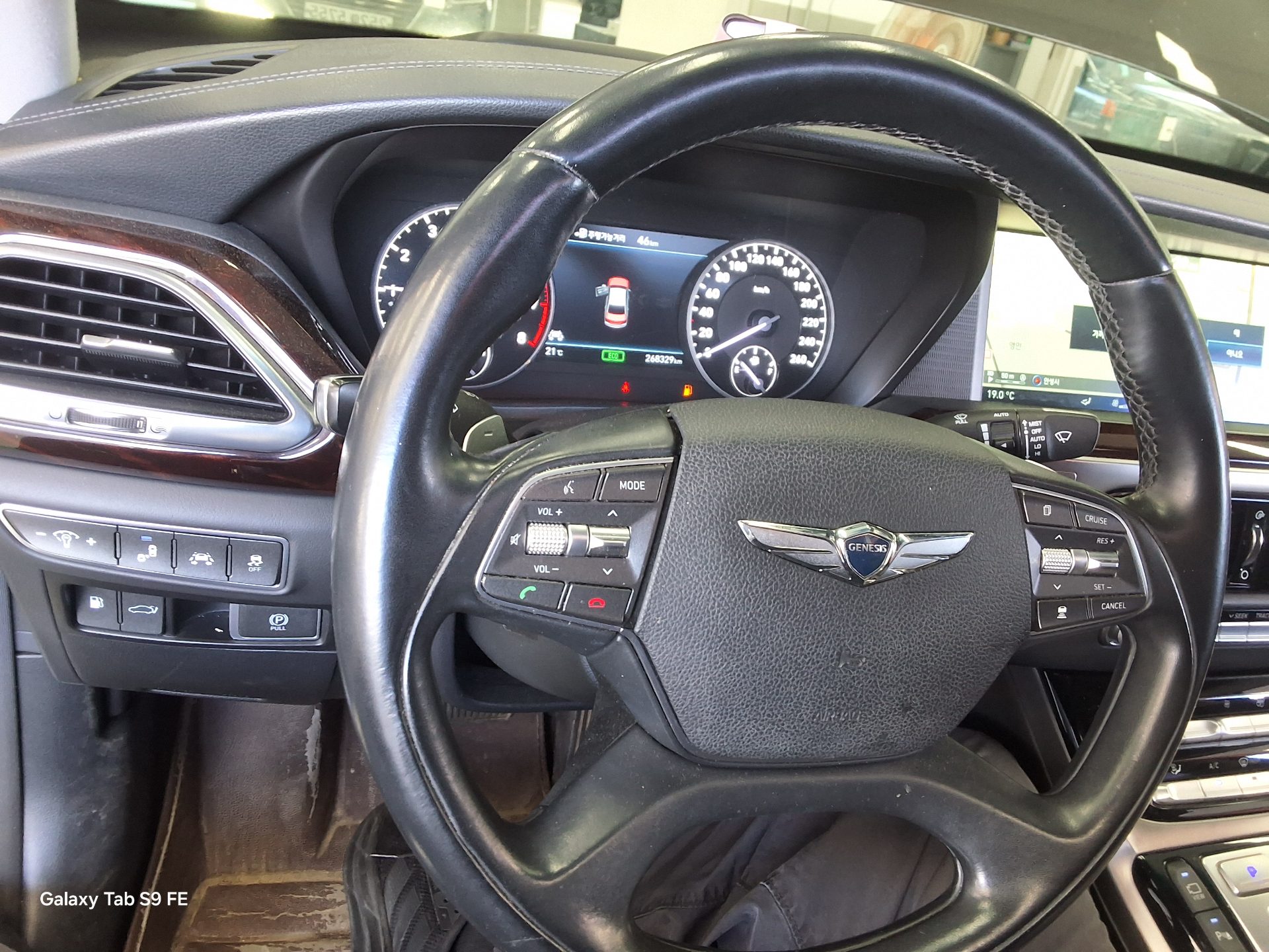 2017 - genesis eq900