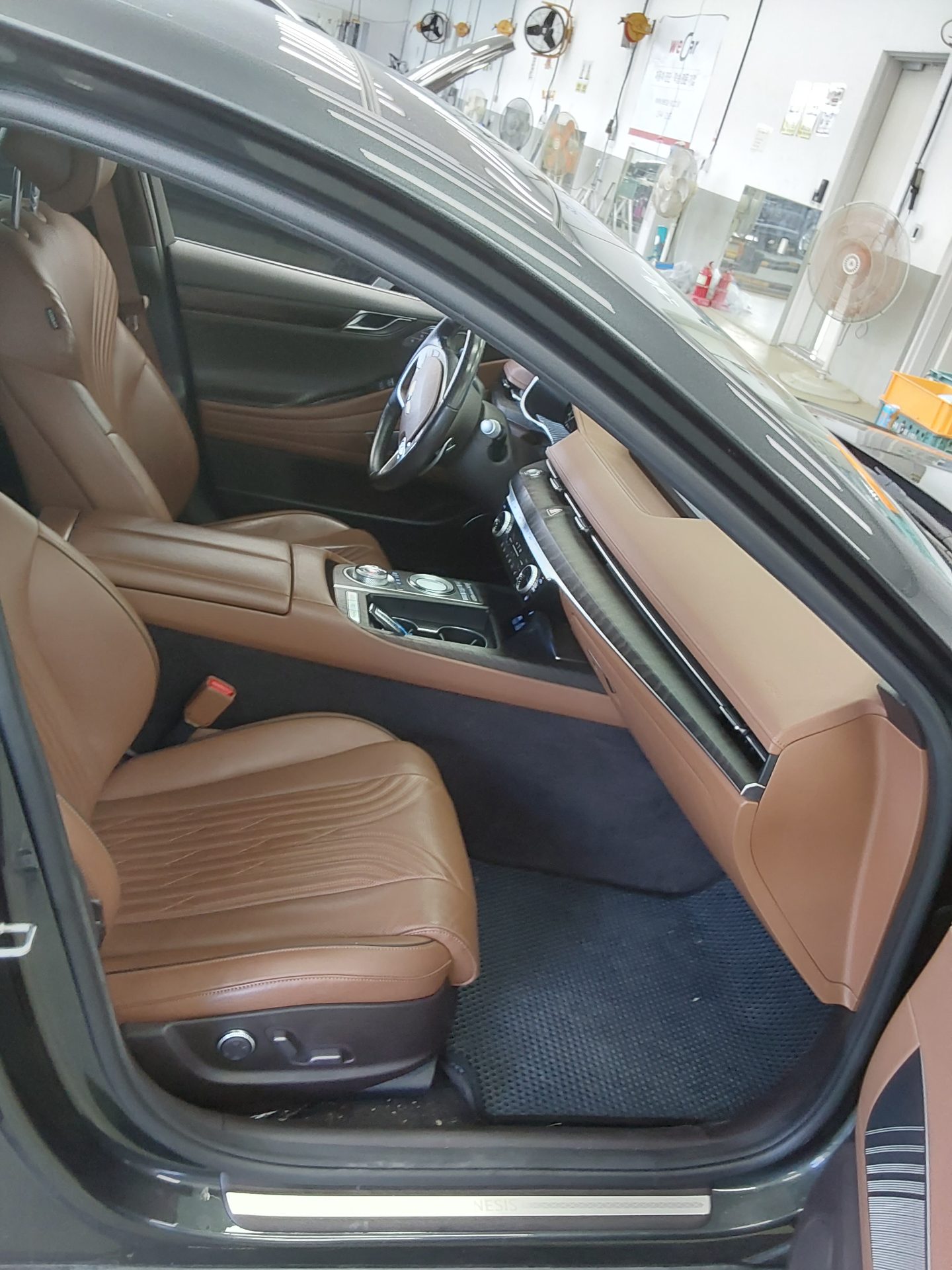 2022 - genesis g80