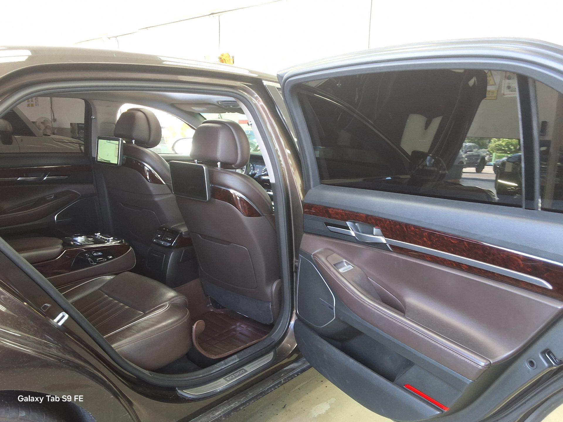 2017 - genesis eq900