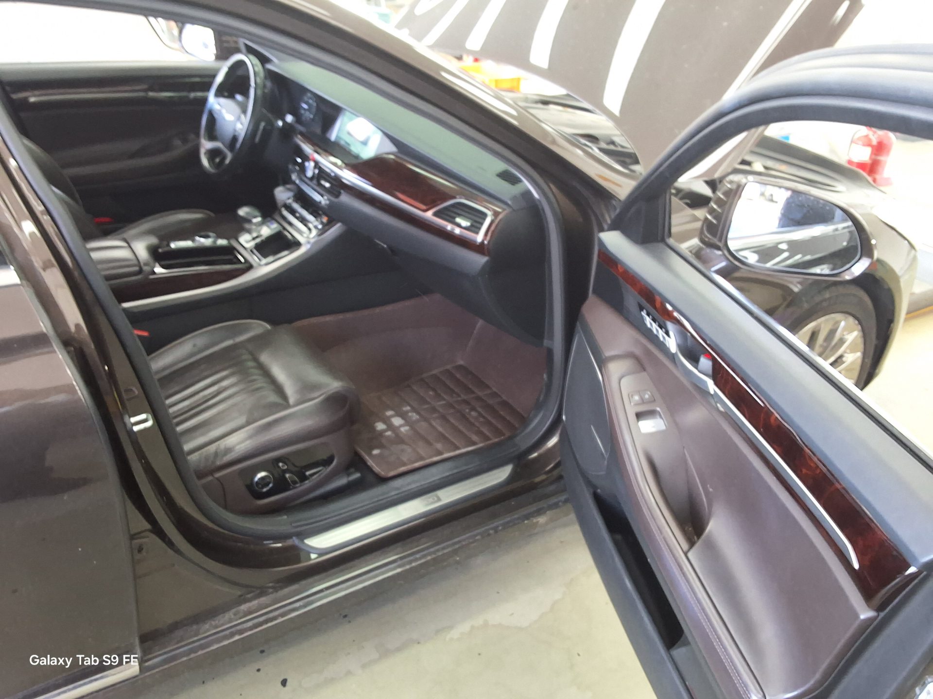 2017 - genesis eq900