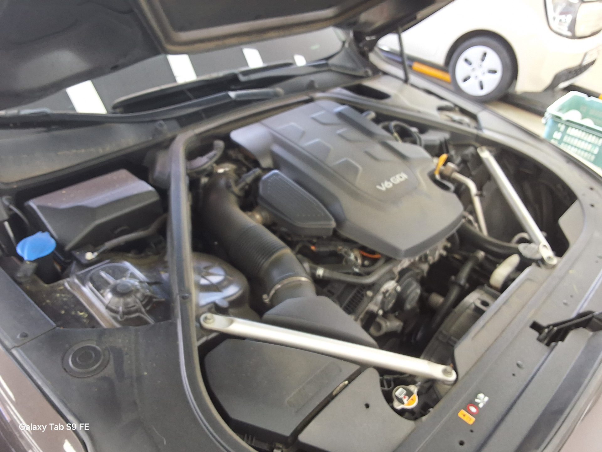 2017 - genesis eq900