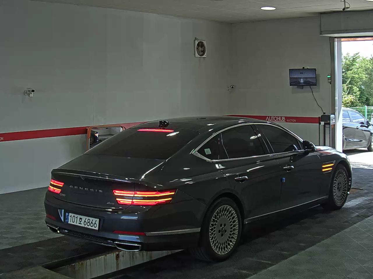 2022 - genesis g80