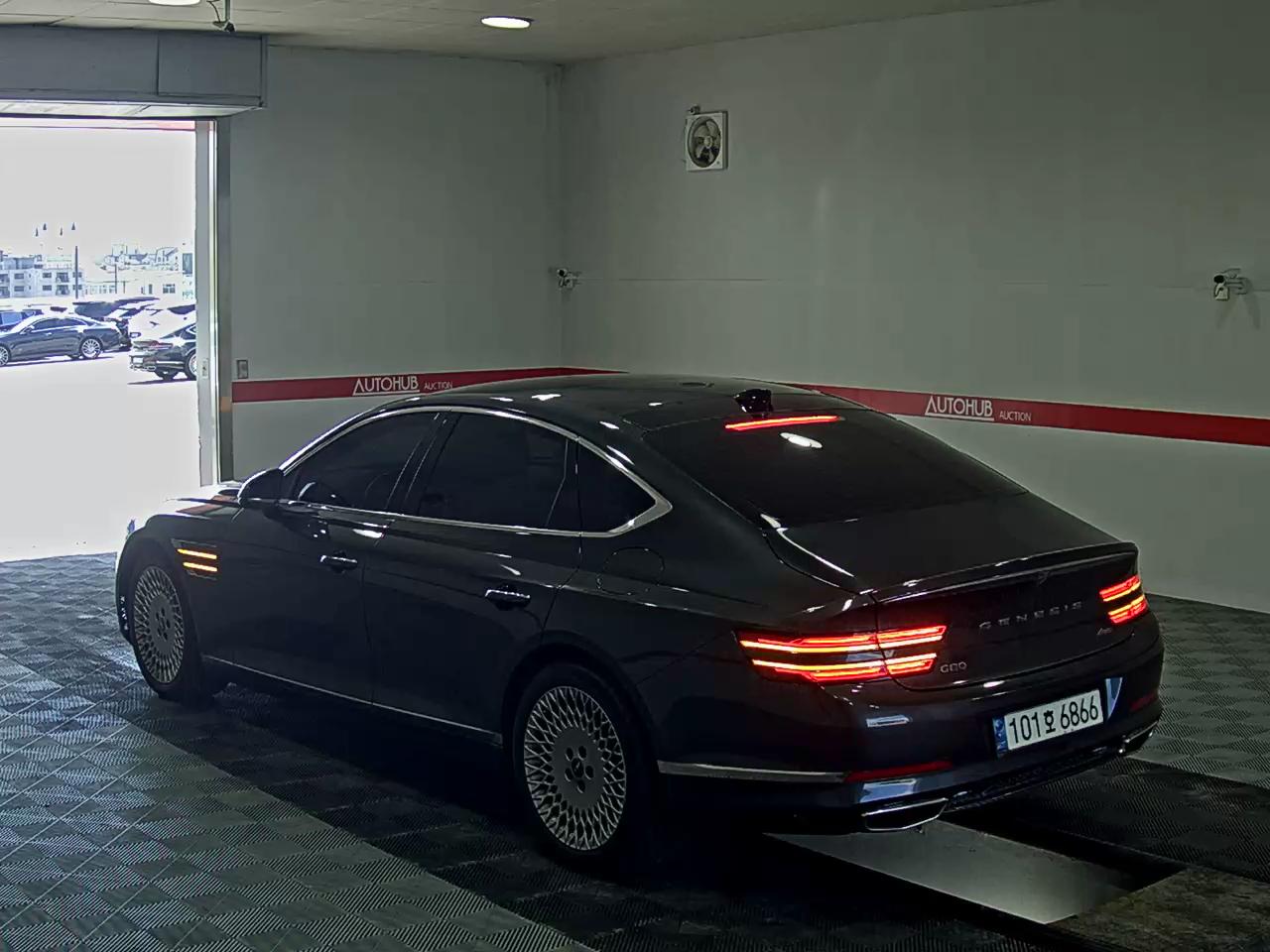 2022 - genesis g80