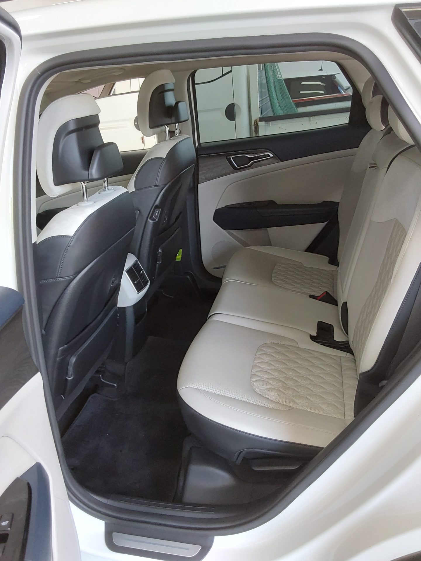 2022 - kia sportage