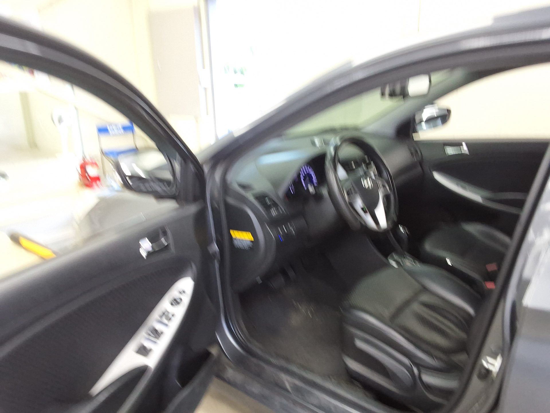 2012 - hyundai accent
