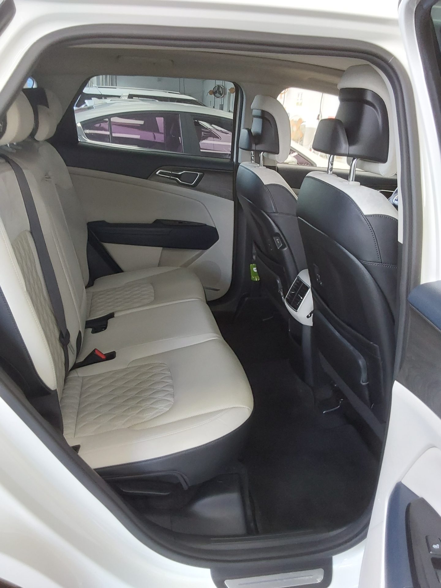 2022 - kia sportage