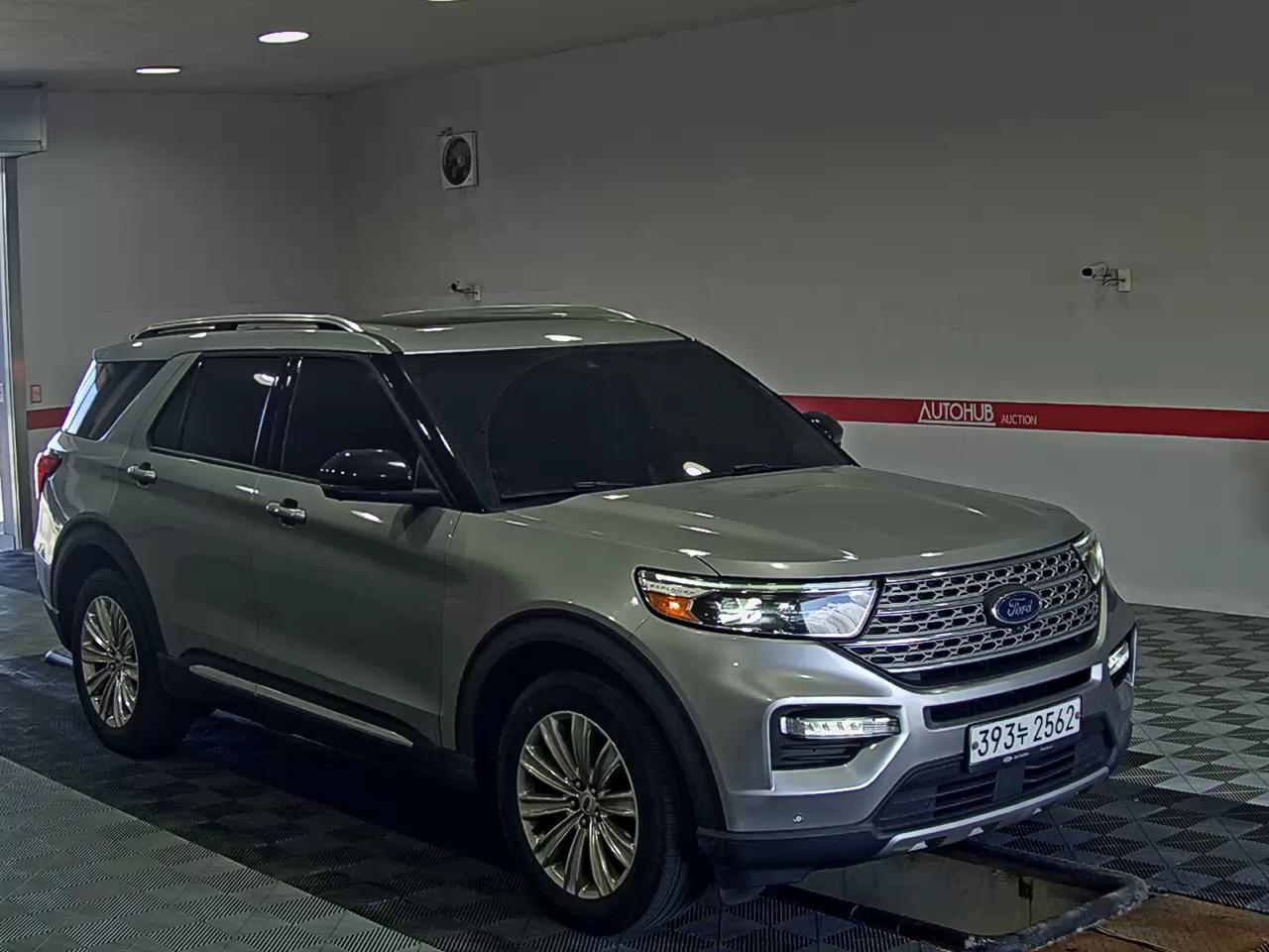 2020 - ford explorer