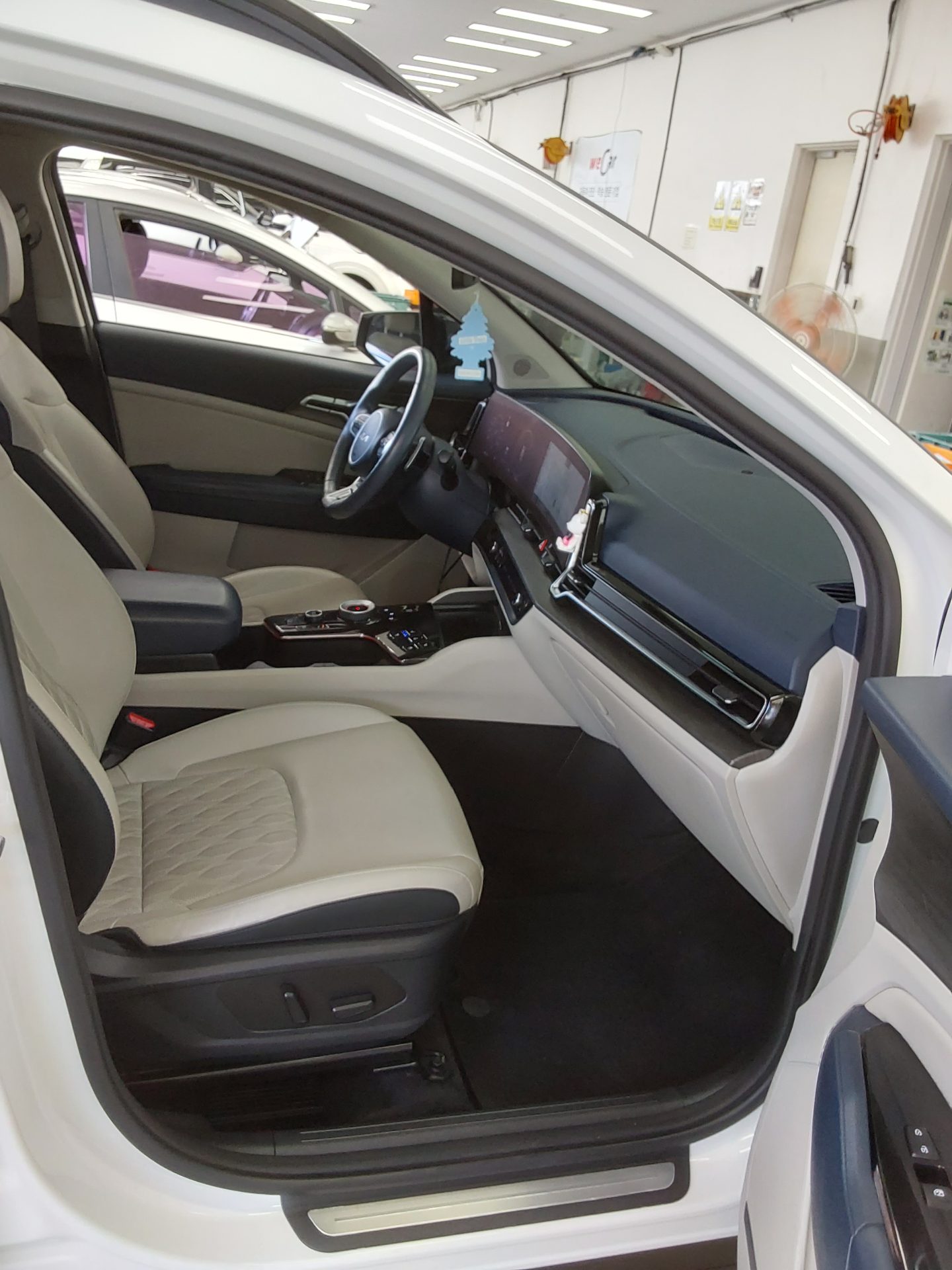2022 - kia sportage
