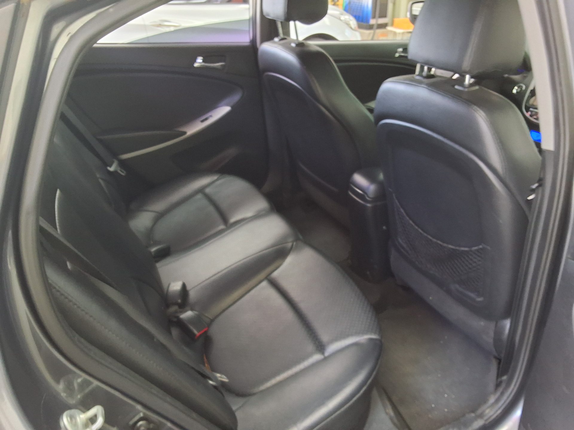 2012 - hyundai accent