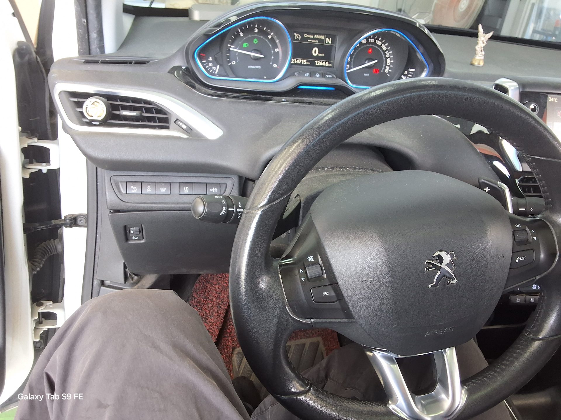2016 - peugeot 208