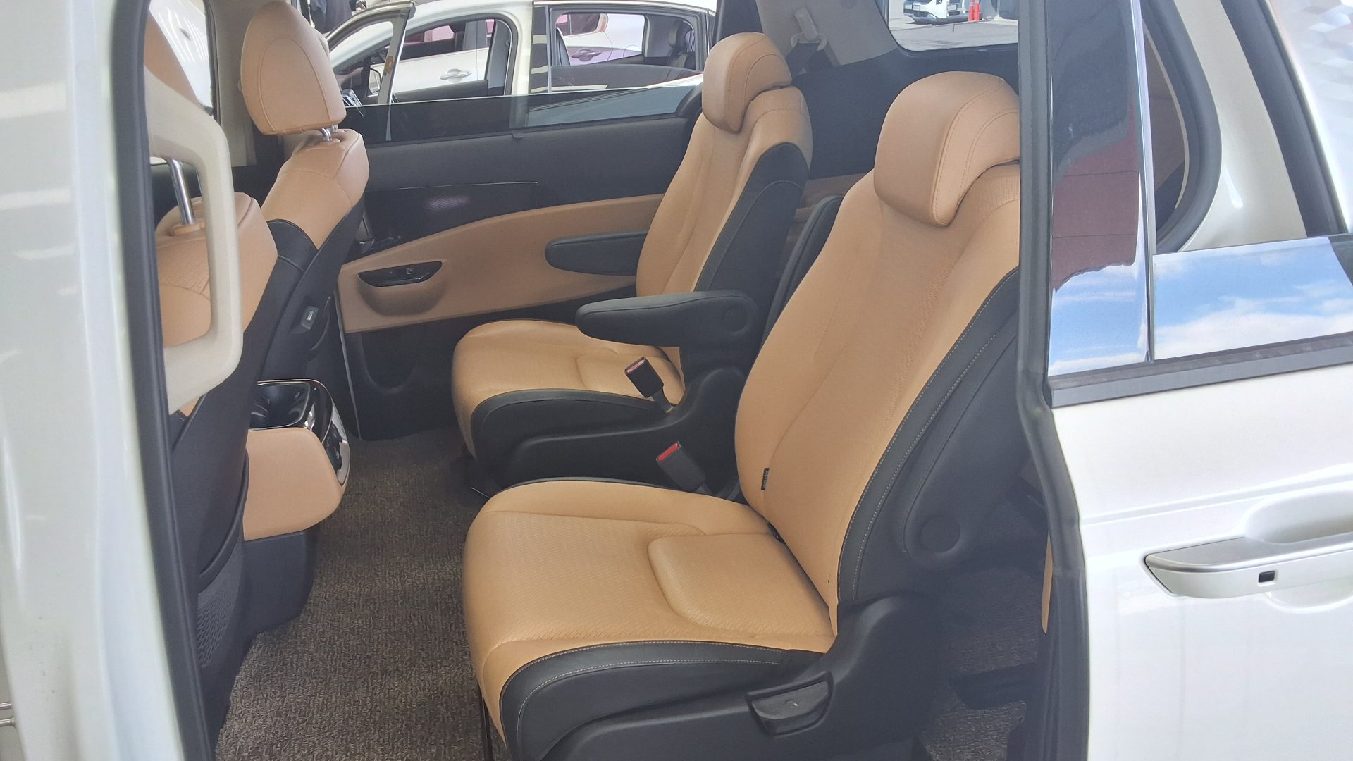 2021 - kia carnival