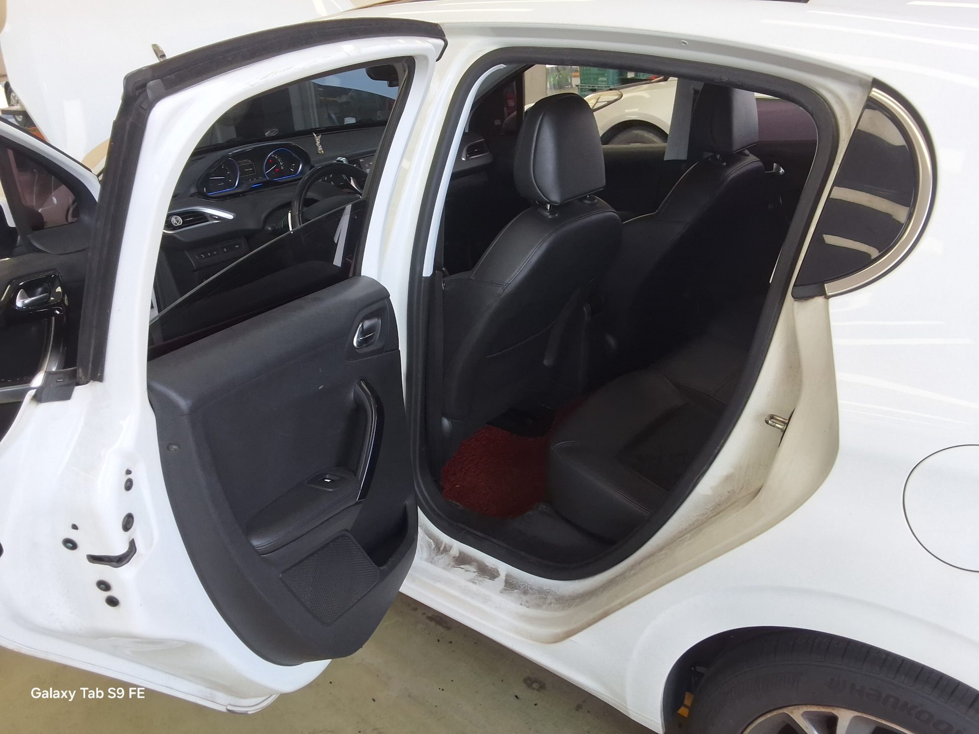 2016 - peugeot 208