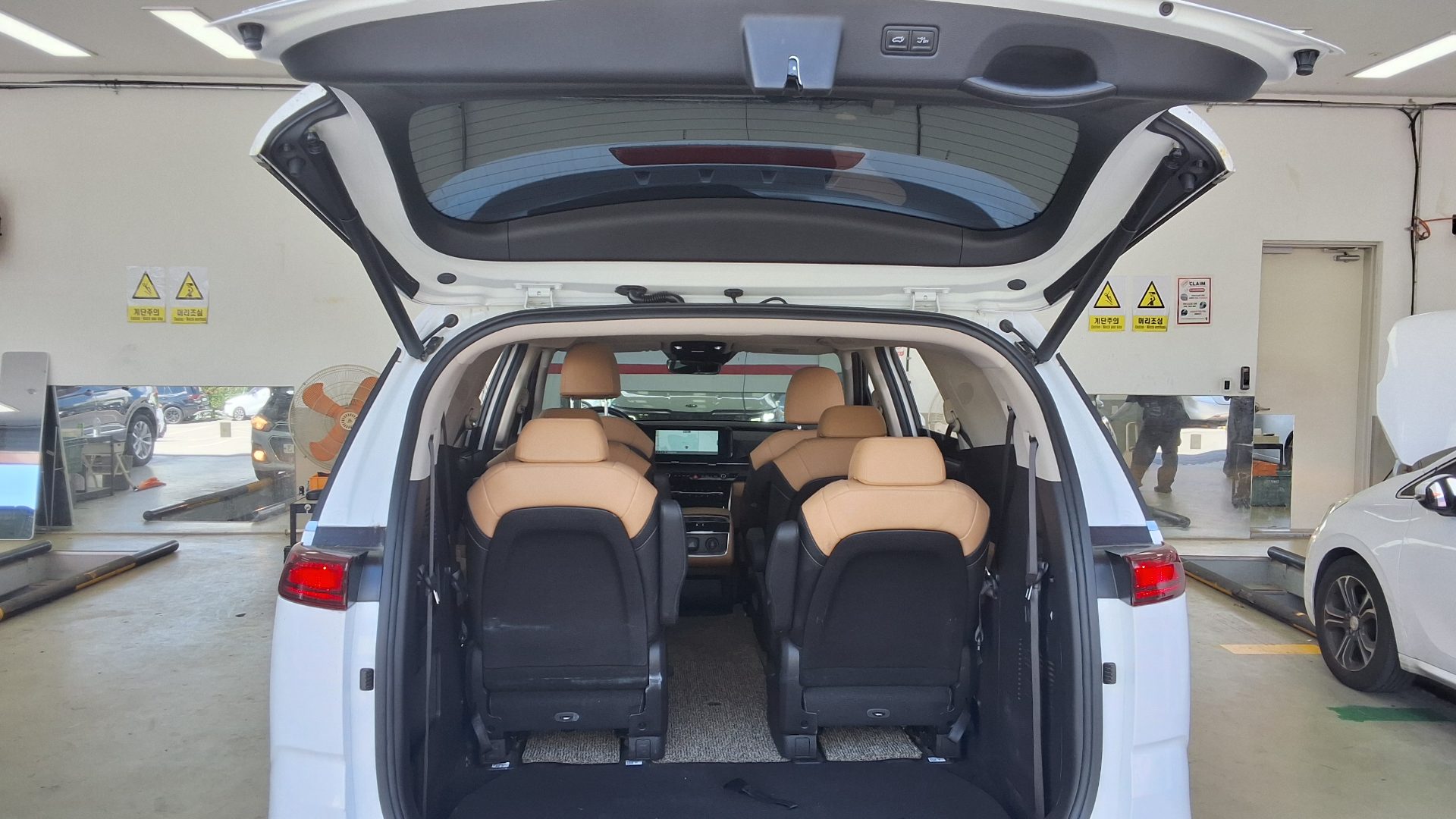 2021 - kia carnival
