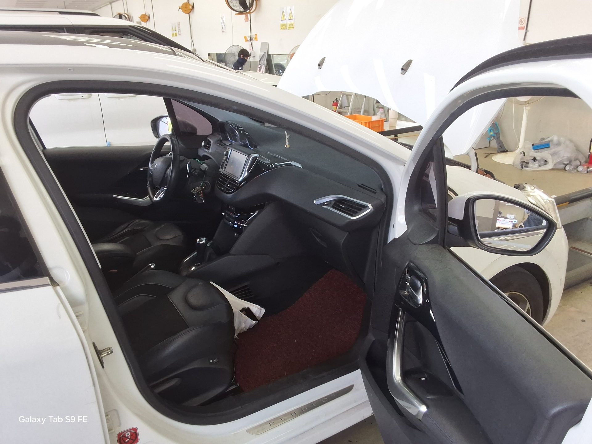 2016 - peugeot 208