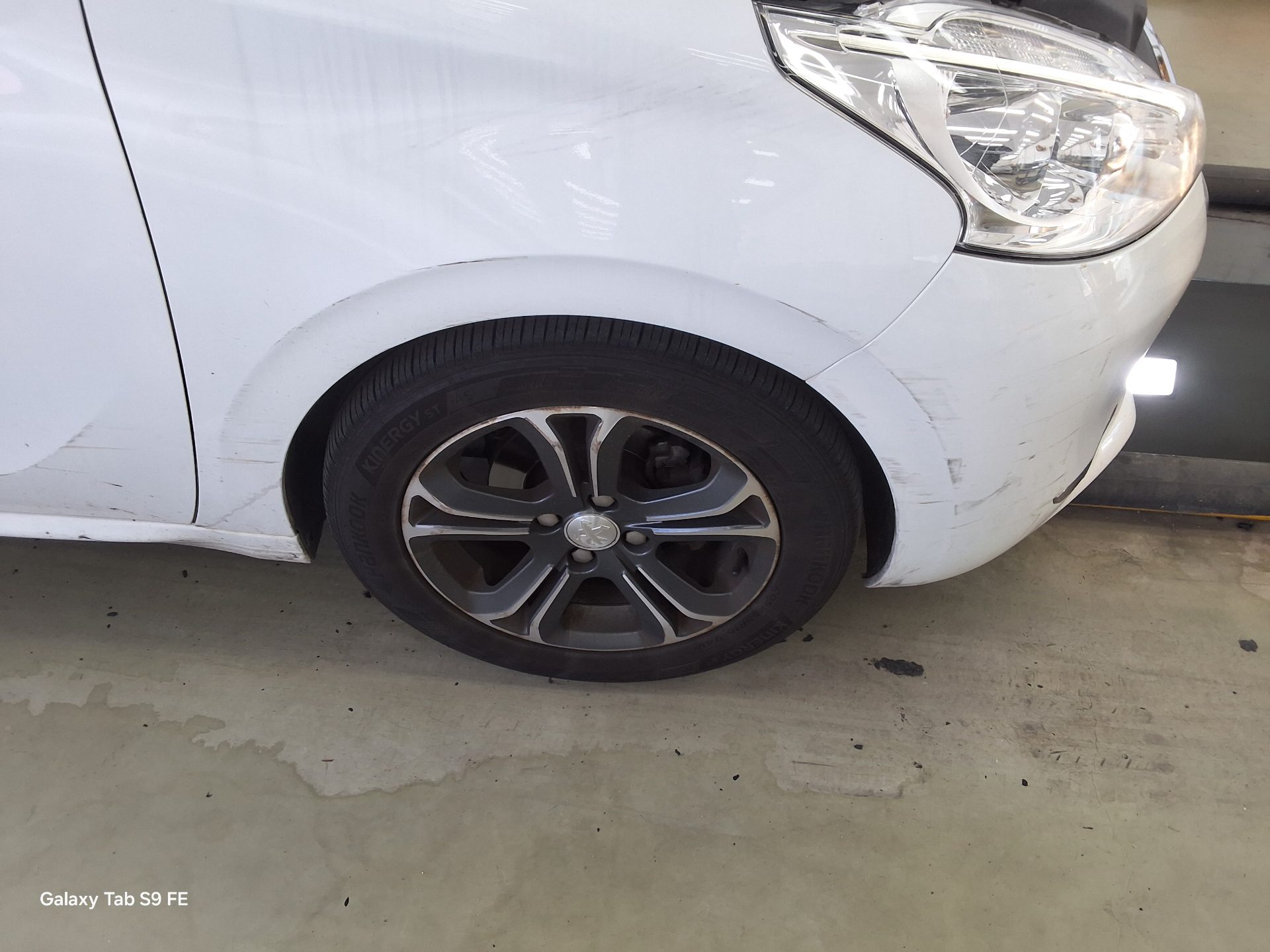 2016 - peugeot 208