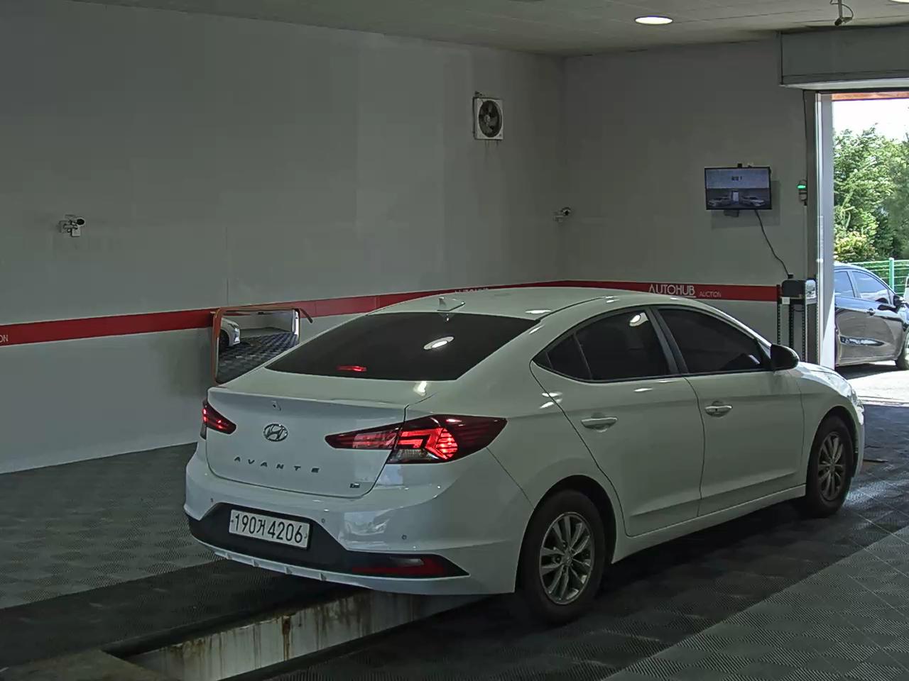 2020 - hyundai avante