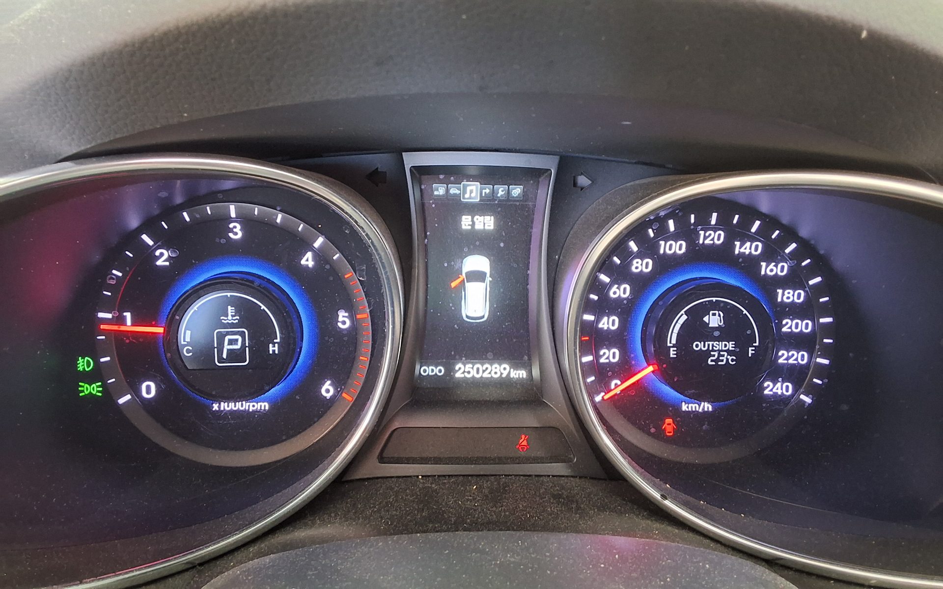 2016 - hyundai maxcruz