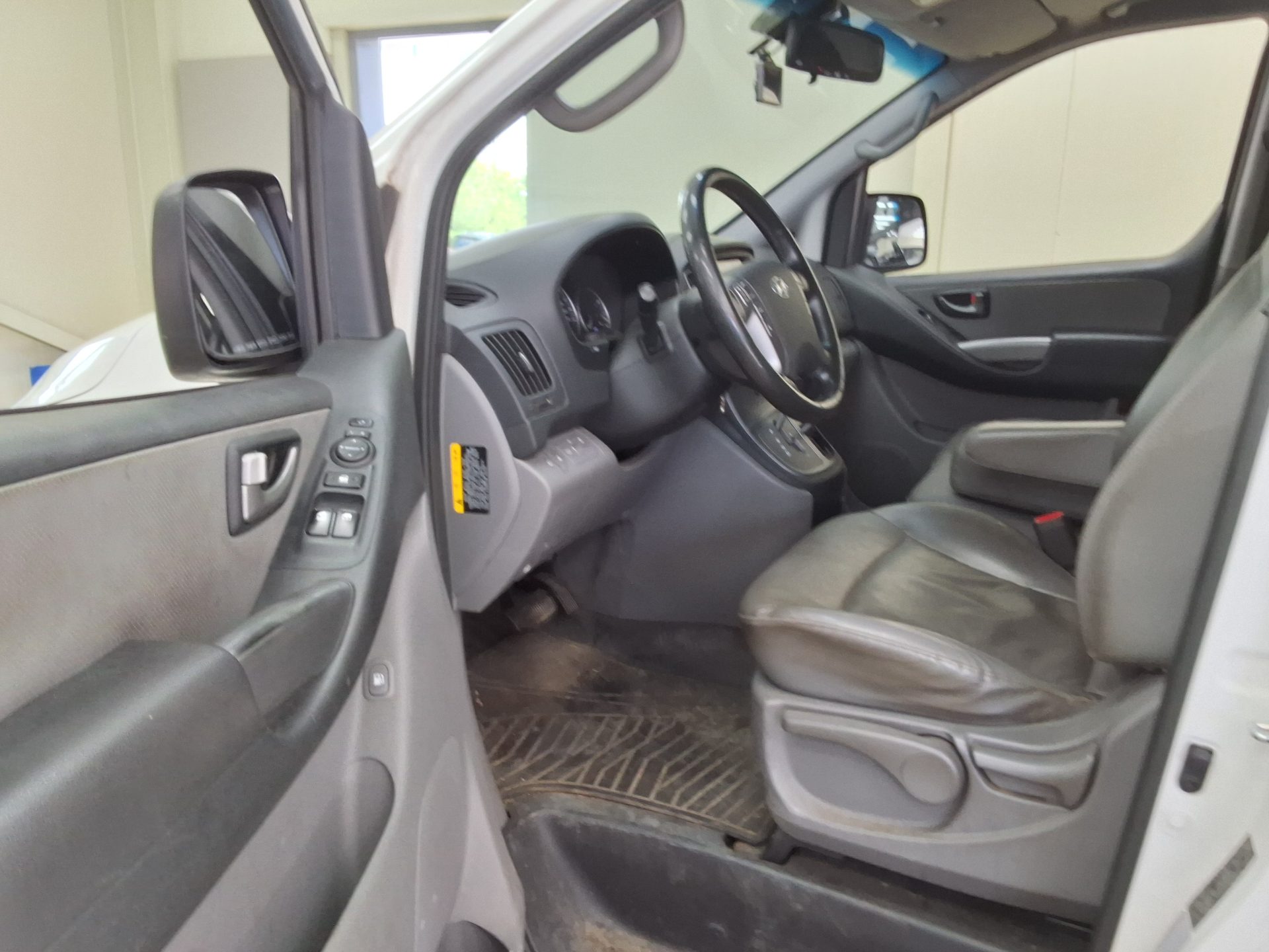 2019 - hyundai grand starex