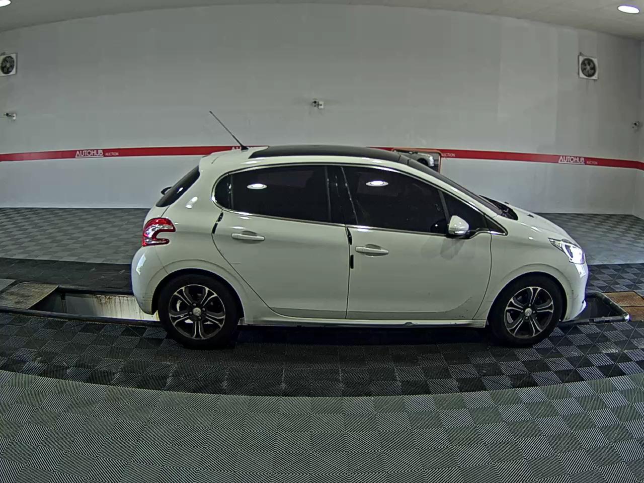 2016 - peugeot 208