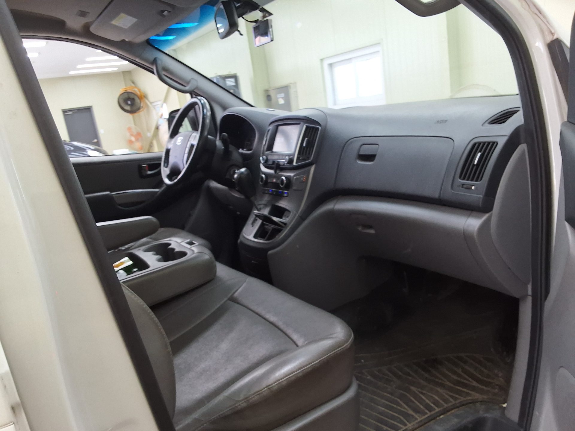 2019 - hyundai grand starex
