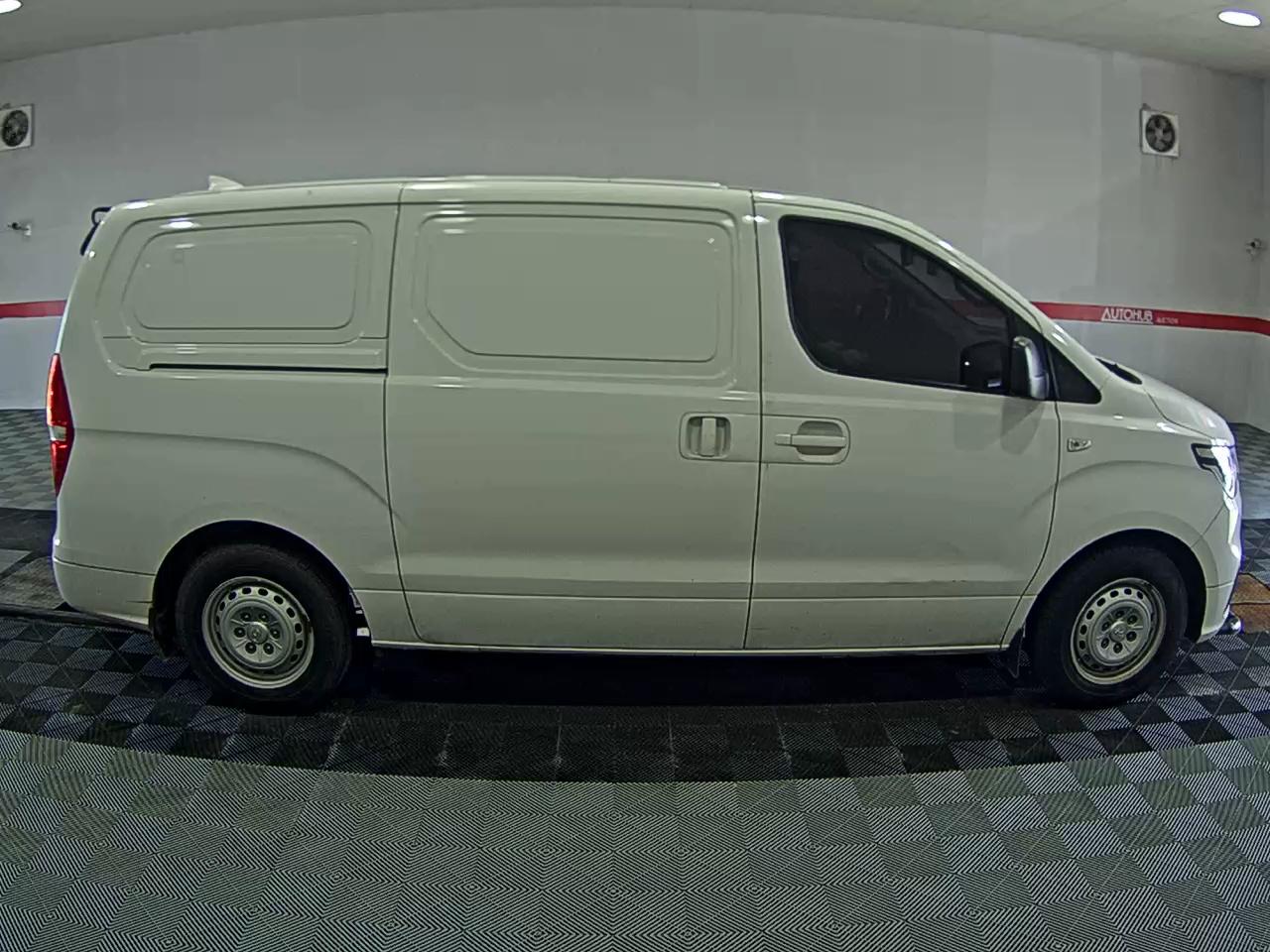 2019 - hyundai grand starex