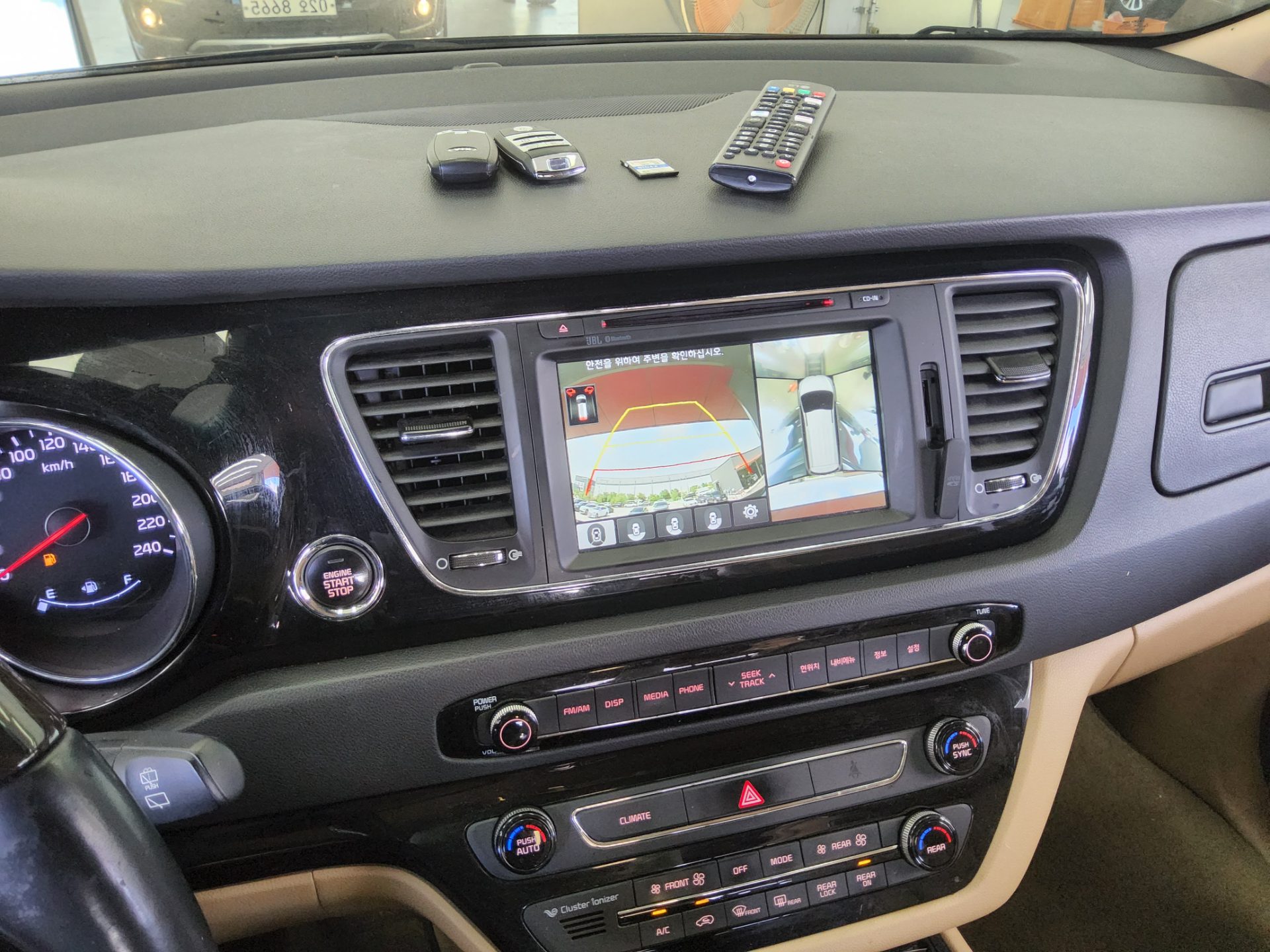 2018 - kia carnival