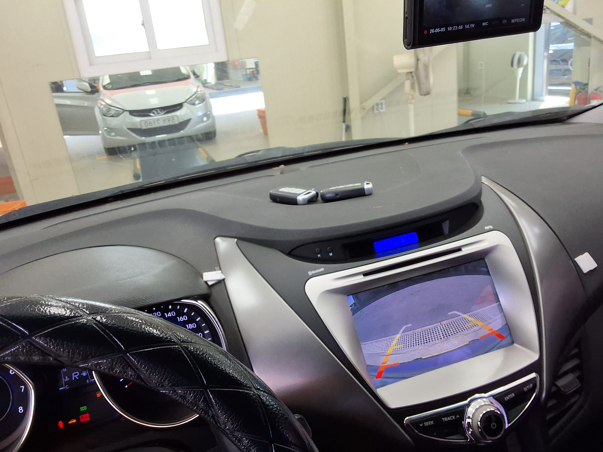 2012 - hyundai avante