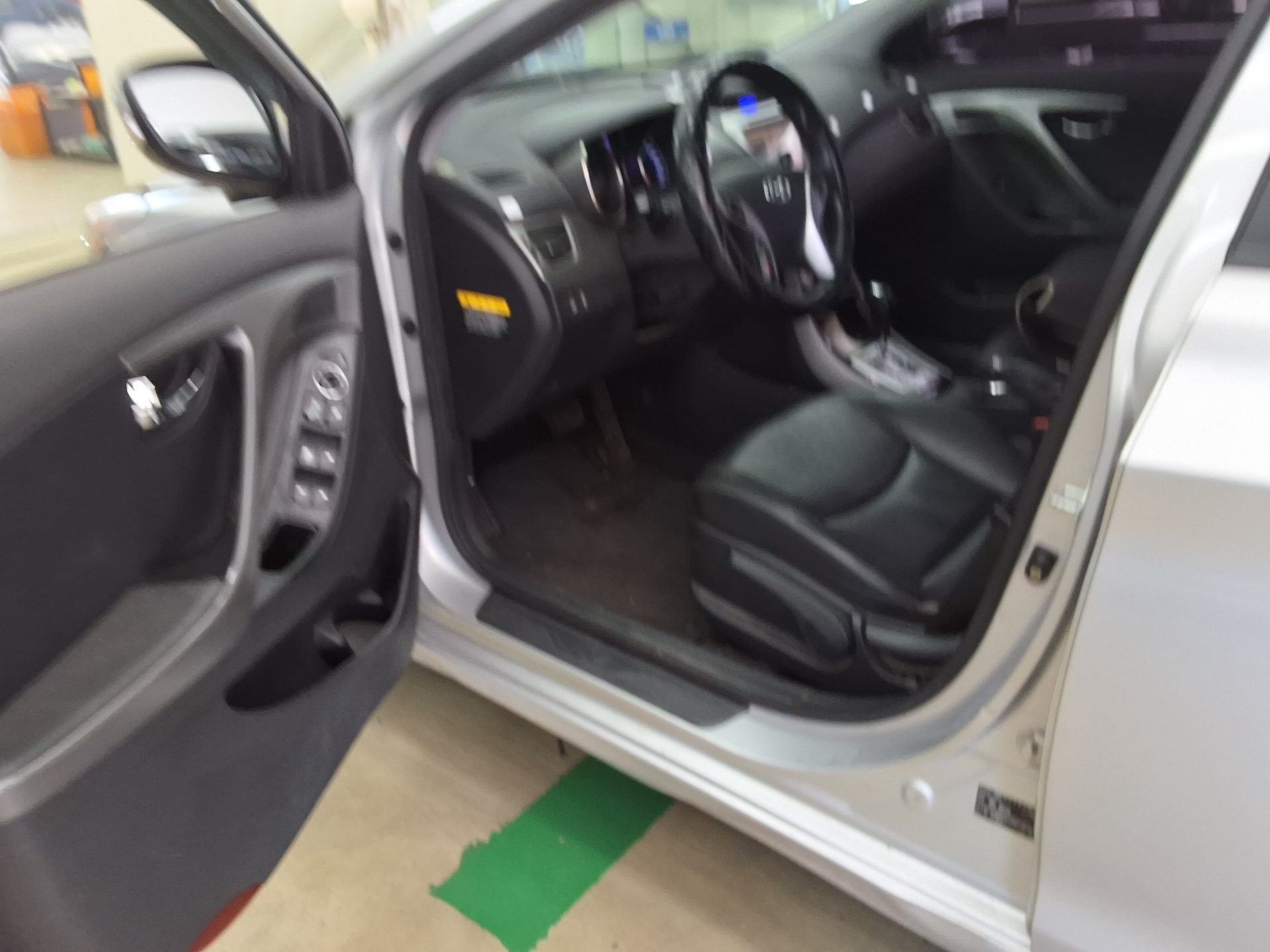 2012 - hyundai avante