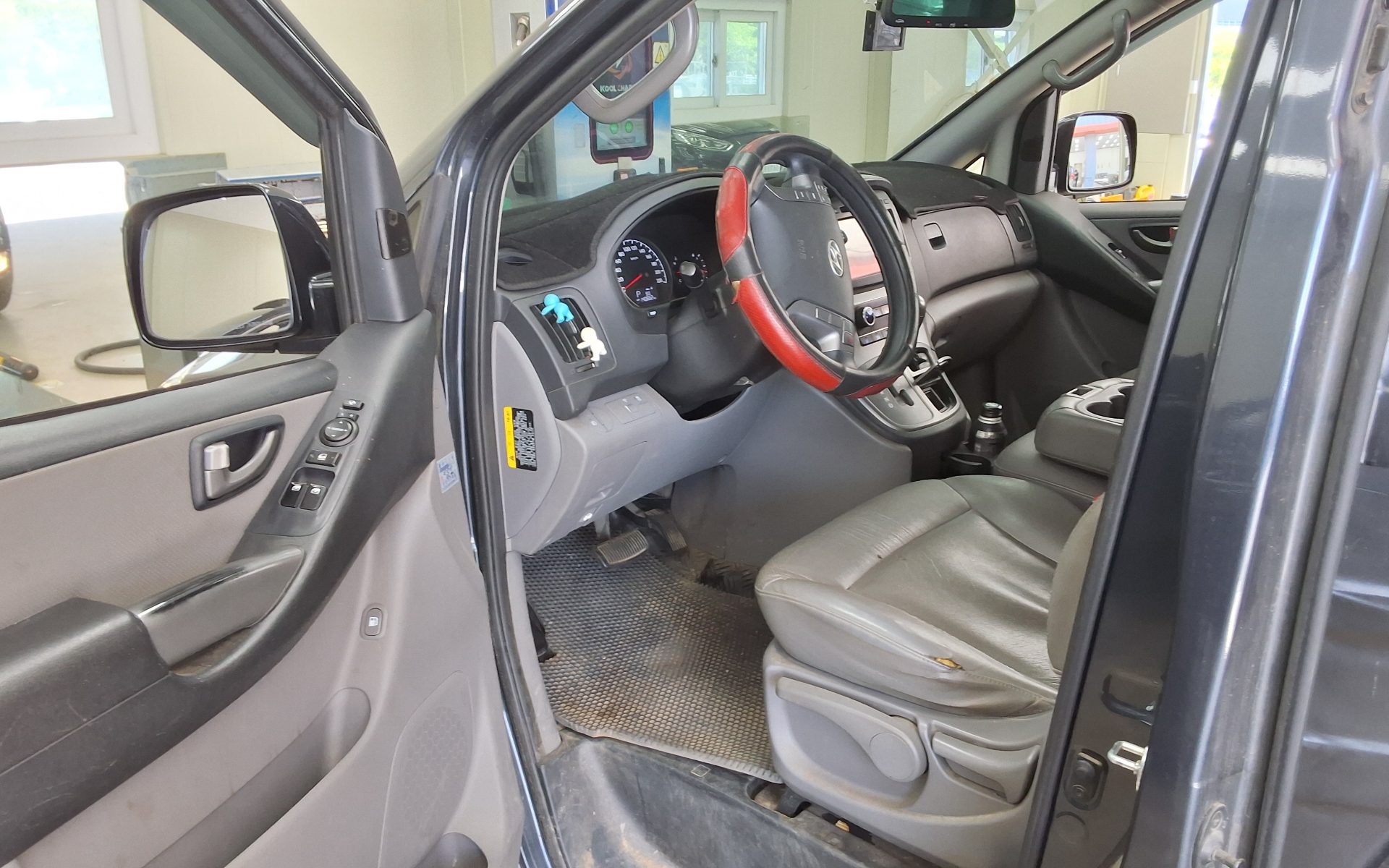 2017 - hyundai grand starex