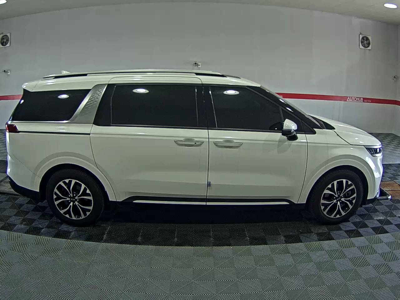 2021 - kia carnival