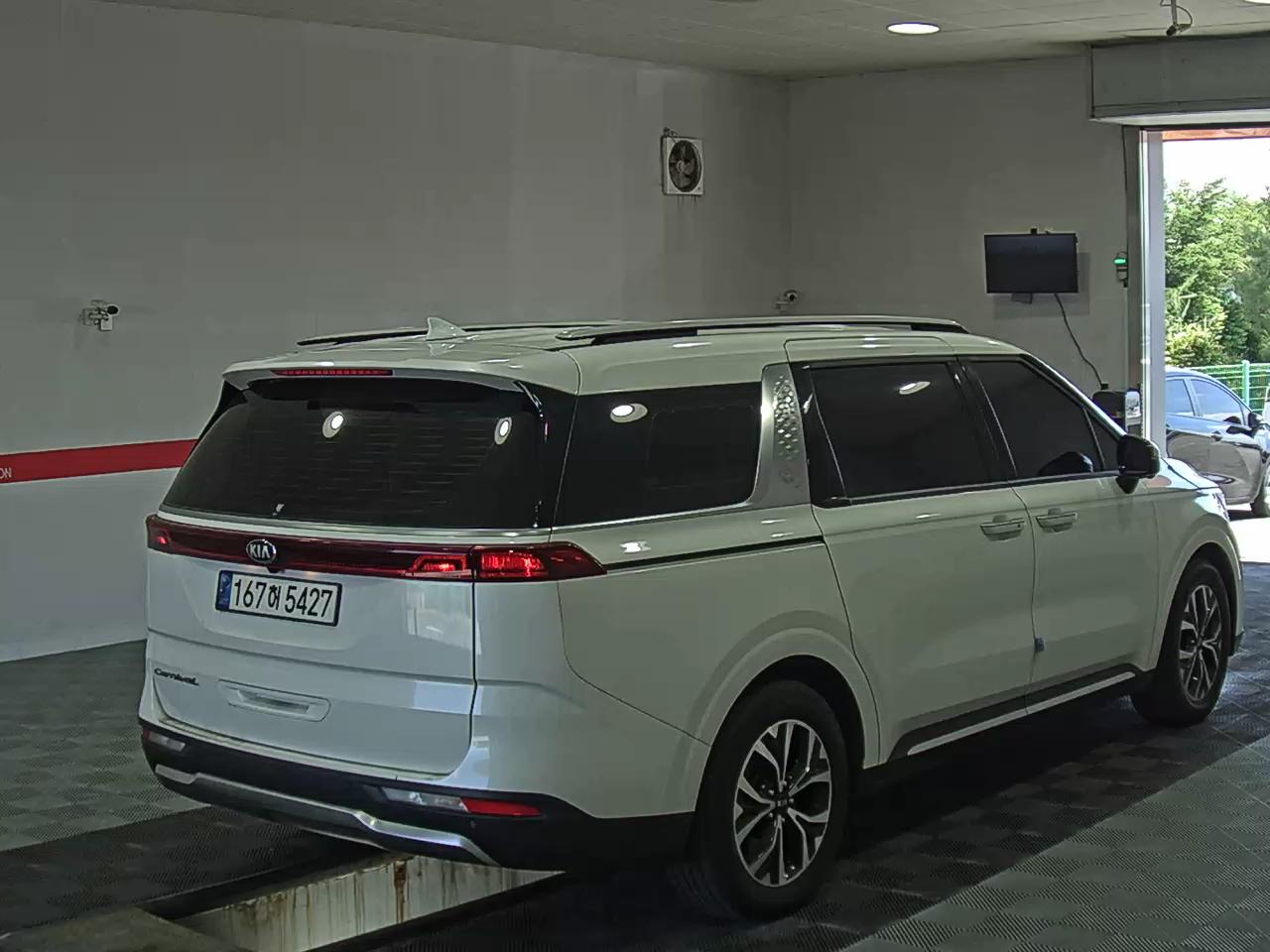 2021 - kia carnival