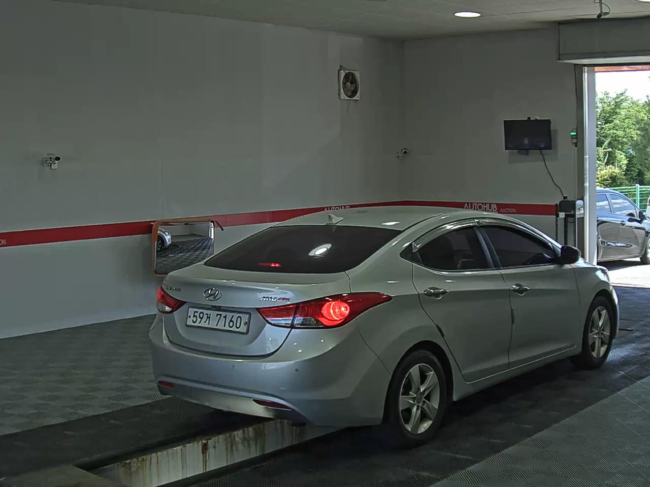 2012 - hyundai avante
