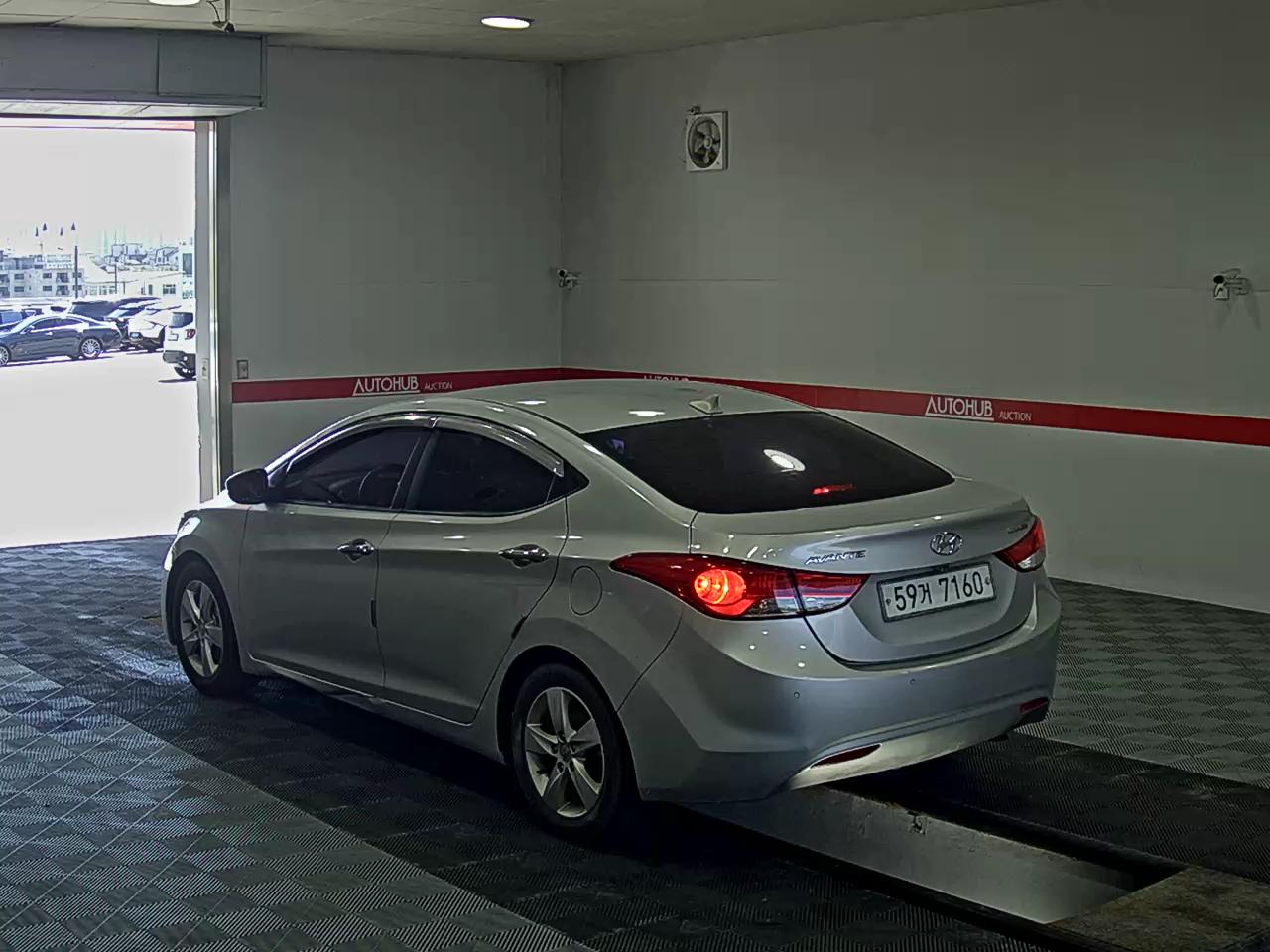 2012 - hyundai avante