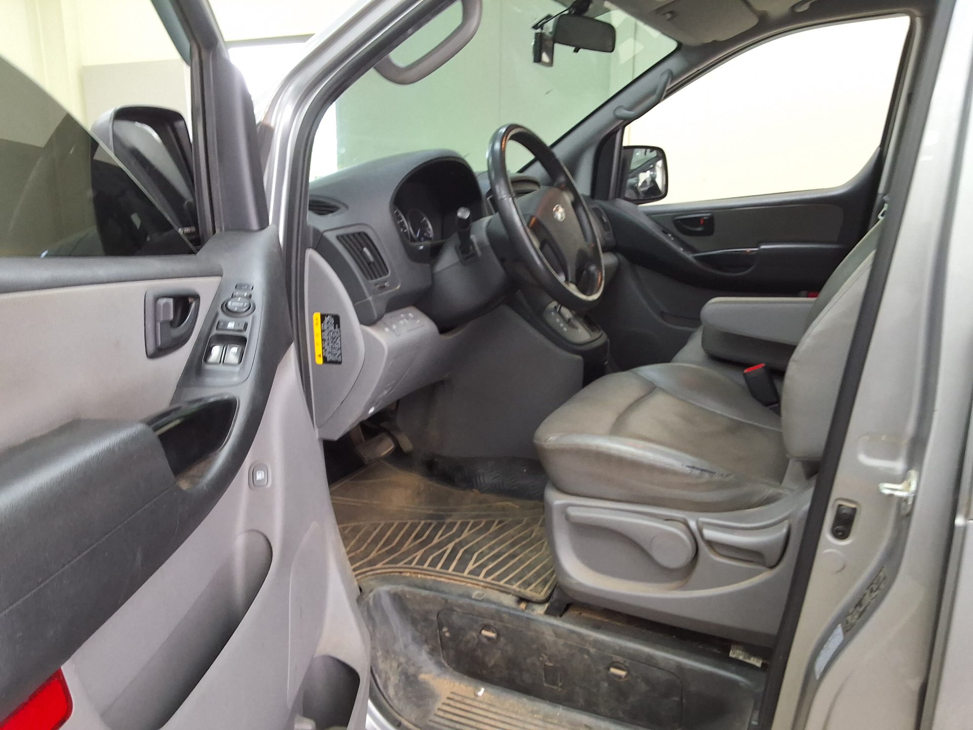 2019 - hyundai grand starex