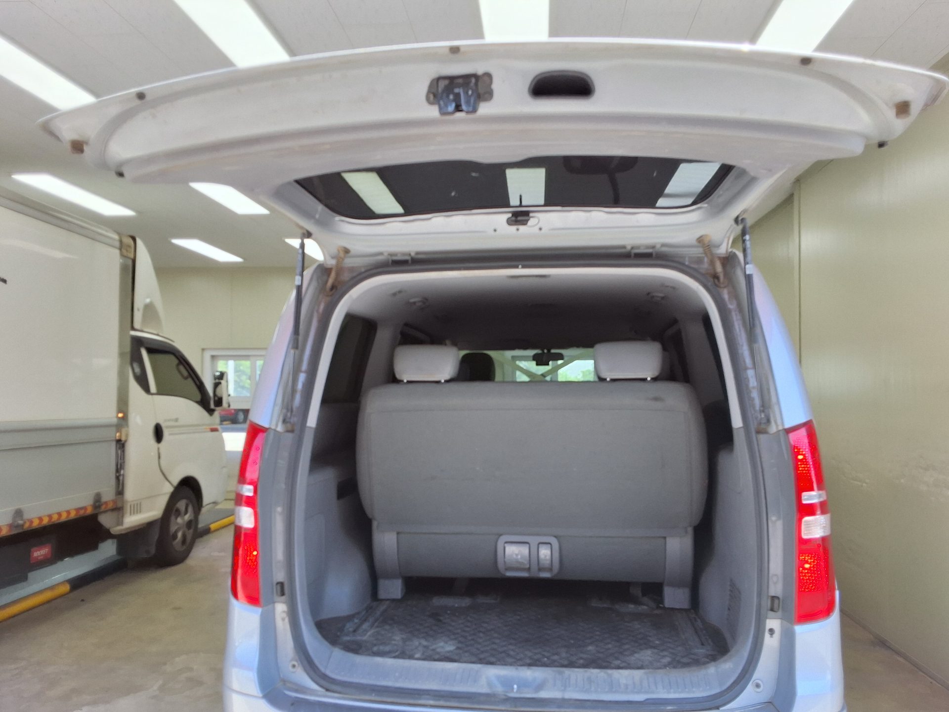 2019 - hyundai grand starex