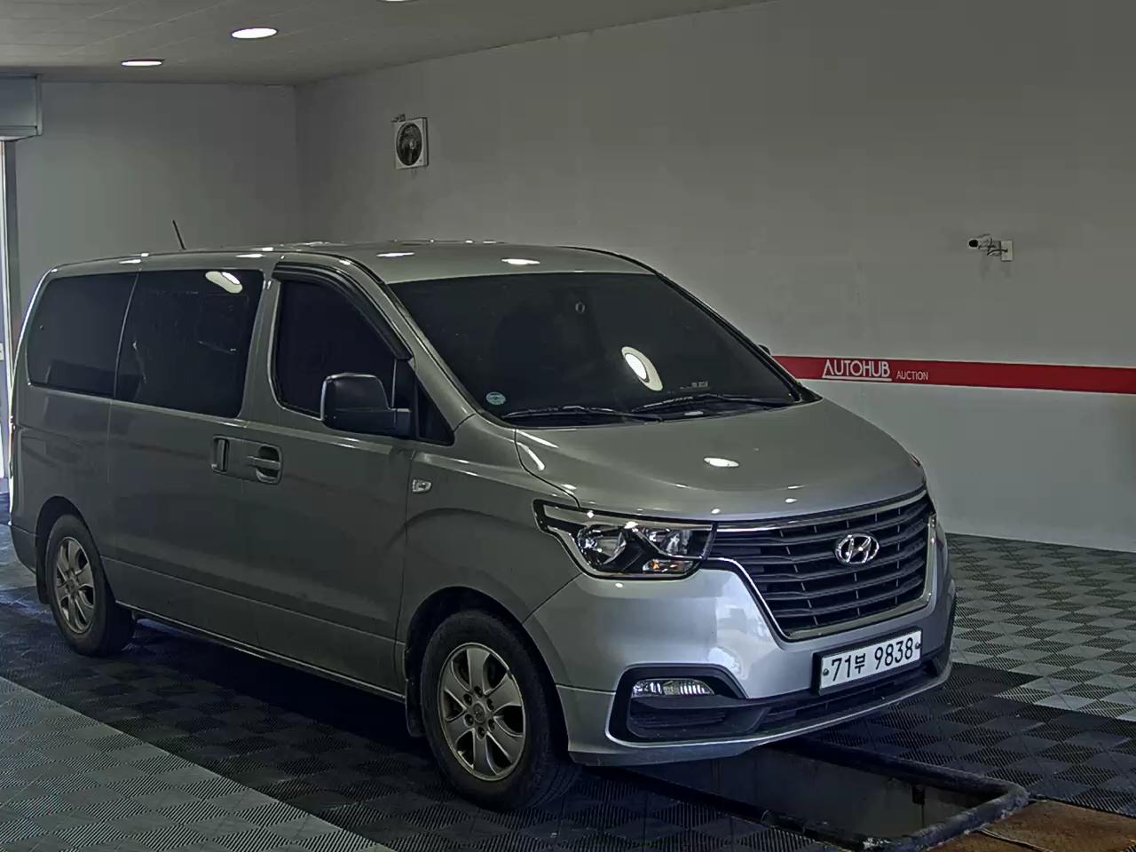 2019 - hyundai grand starex