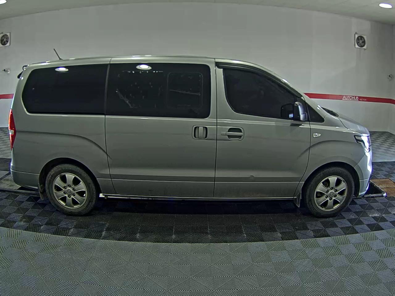 2019 - hyundai grand starex