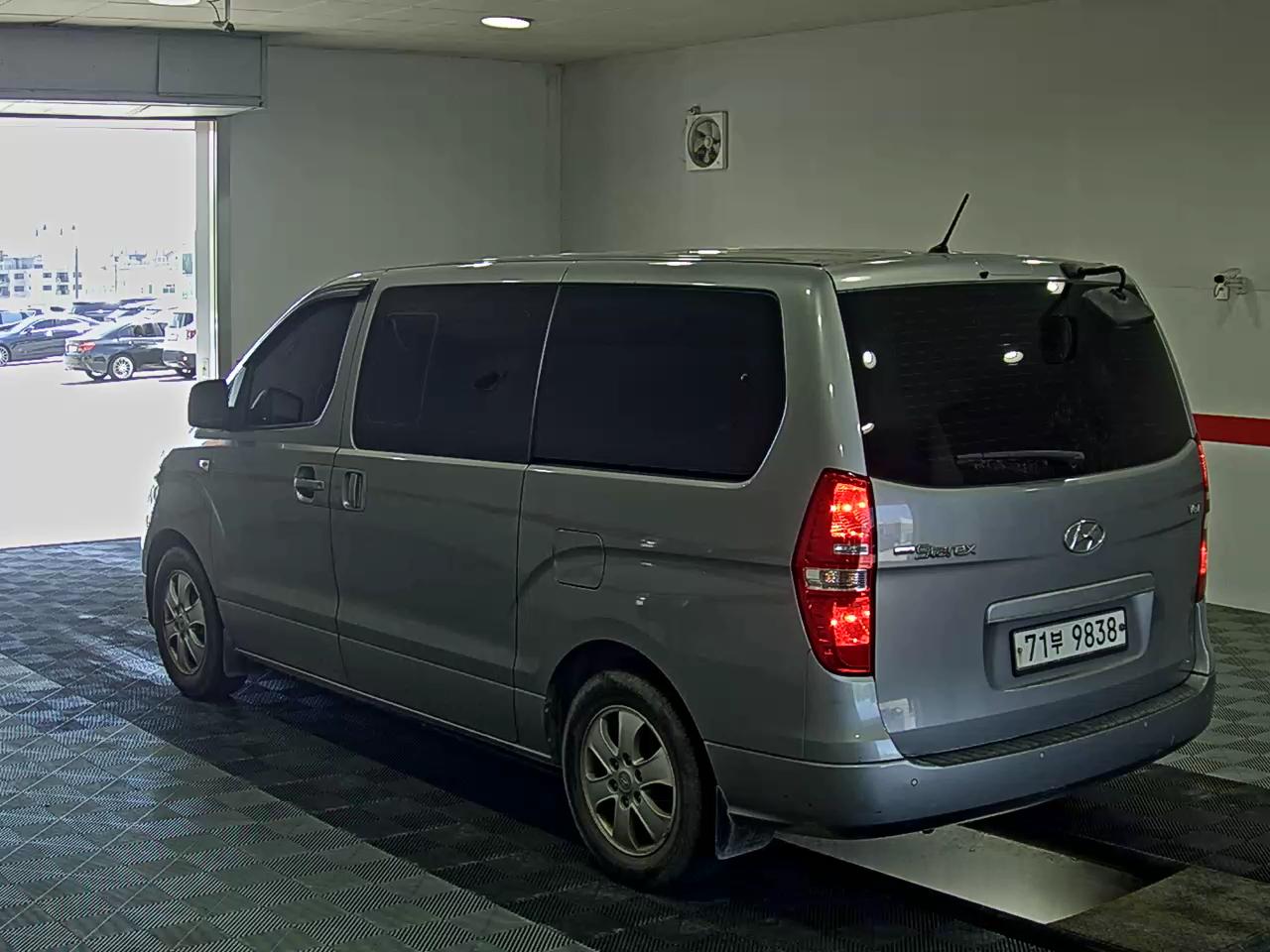 2019 - hyundai grand starex