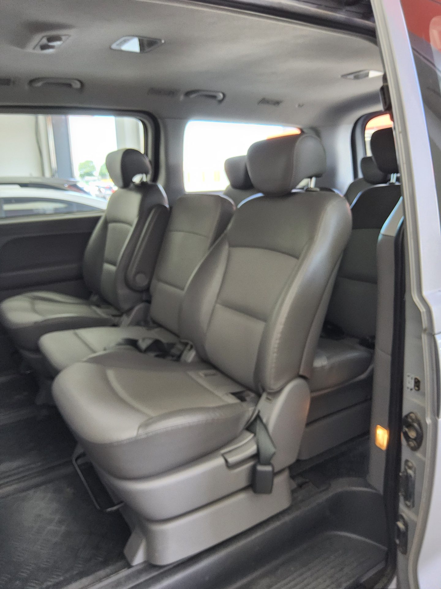 2011 - hyundai grand starex