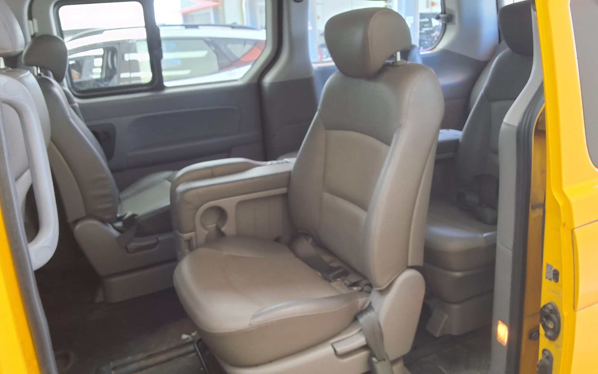 2009 - hyundai grand starex