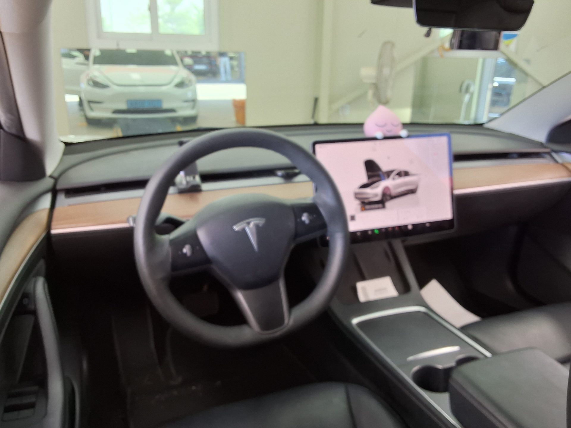 2022 - tesla model 3