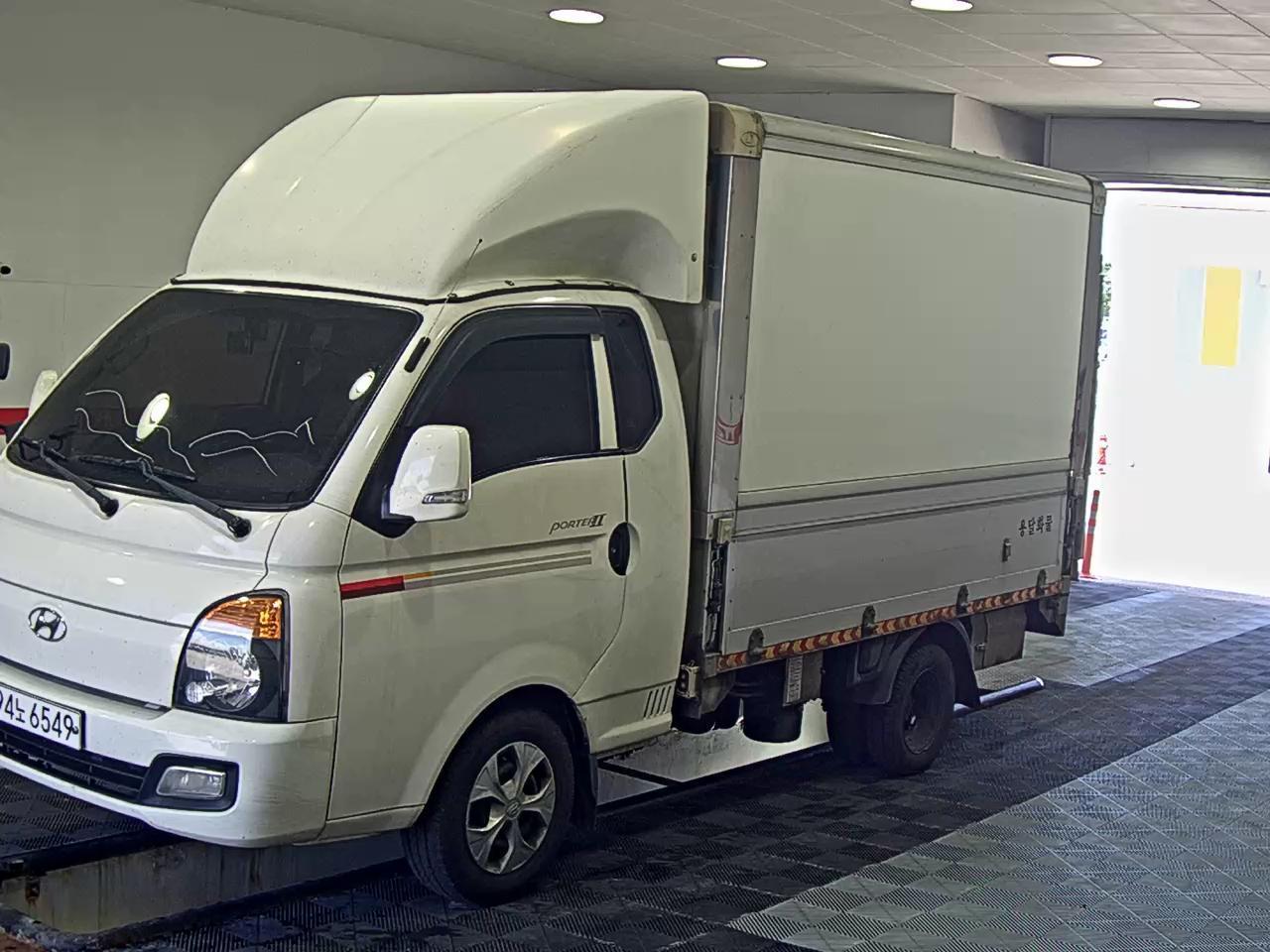 HYUNDAI PORTER II SUPER CAB EXTRA WHEELBASE
