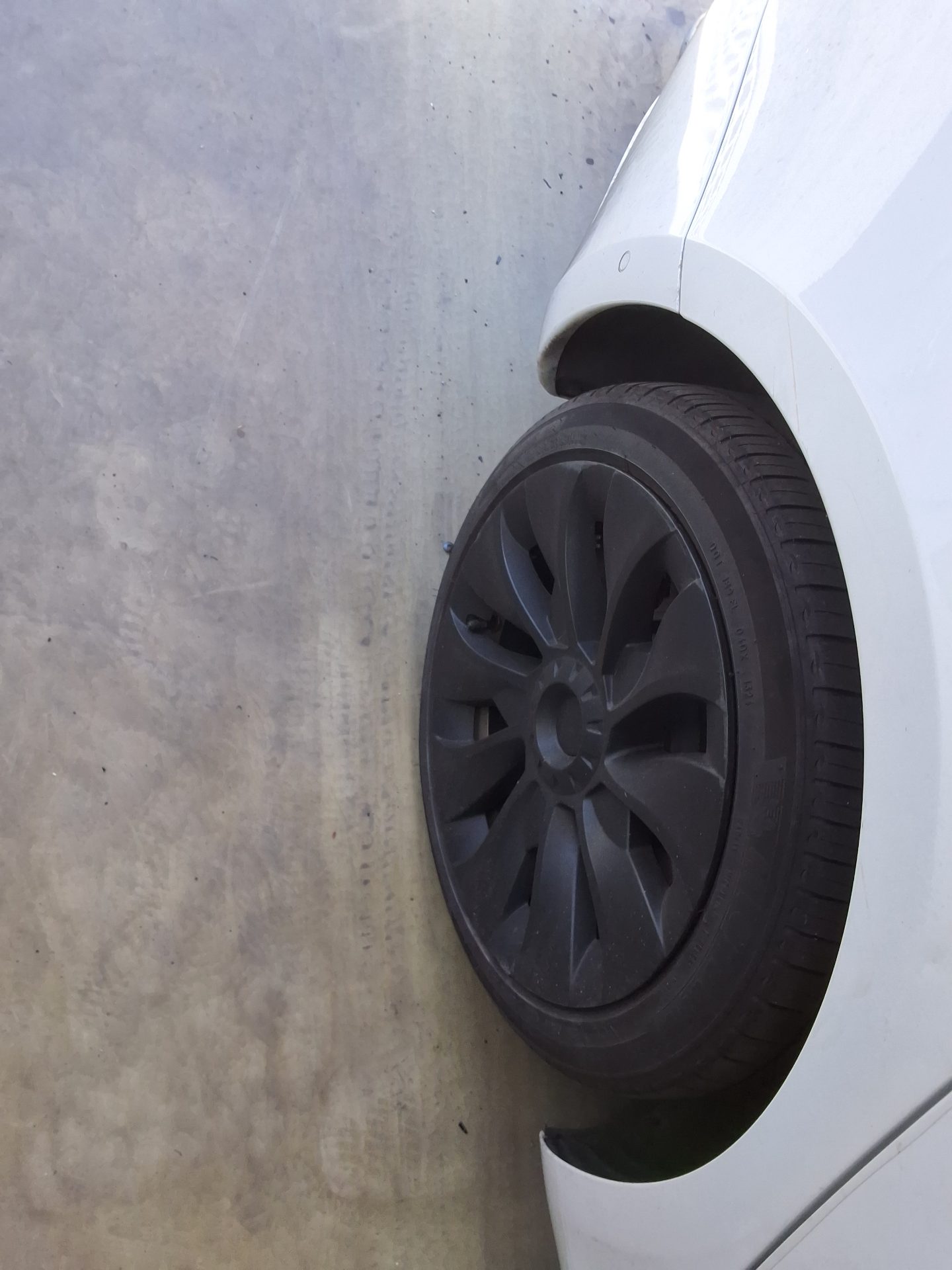 2022 - tesla model 3