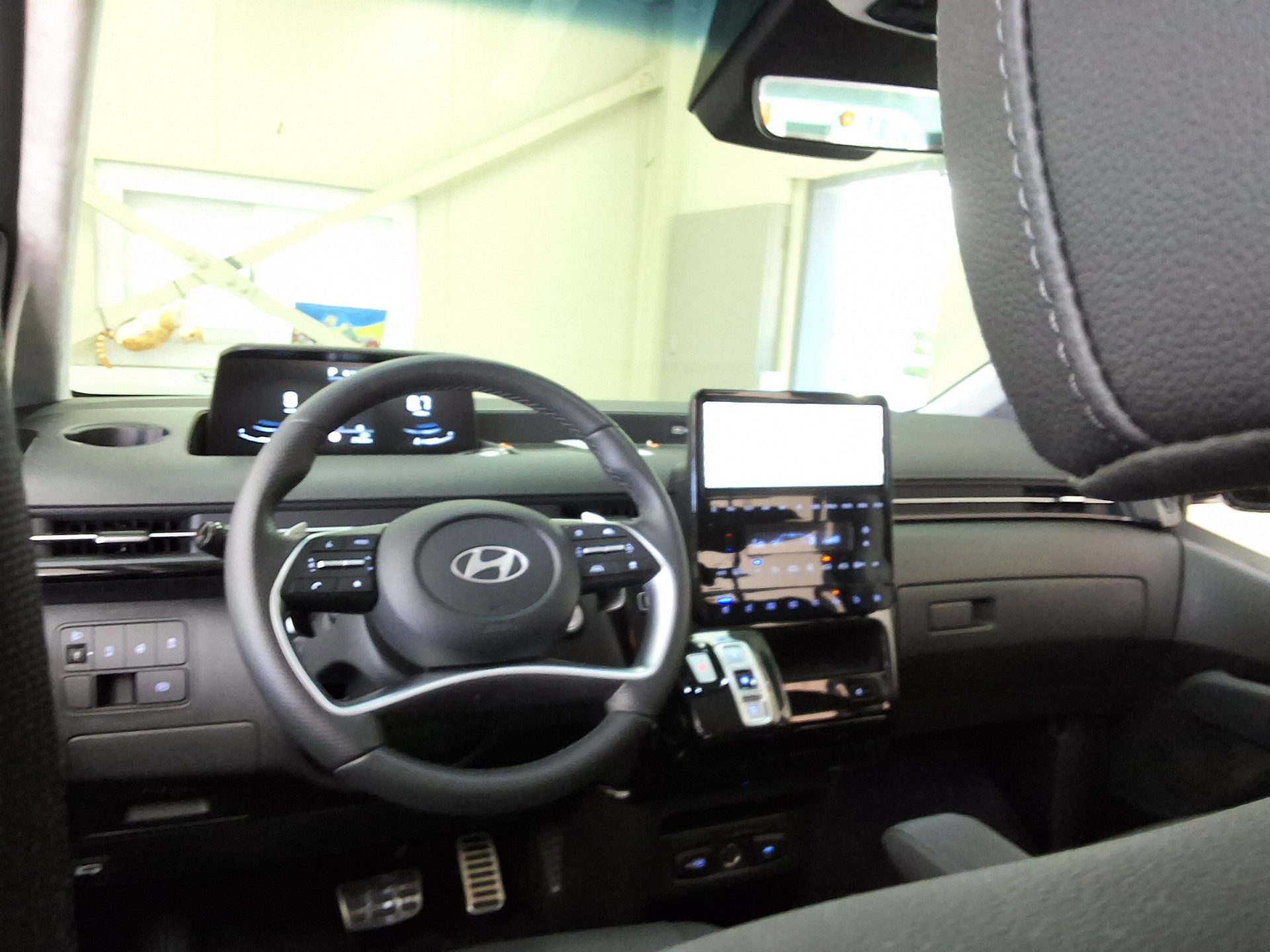 2025 - hyundai staria