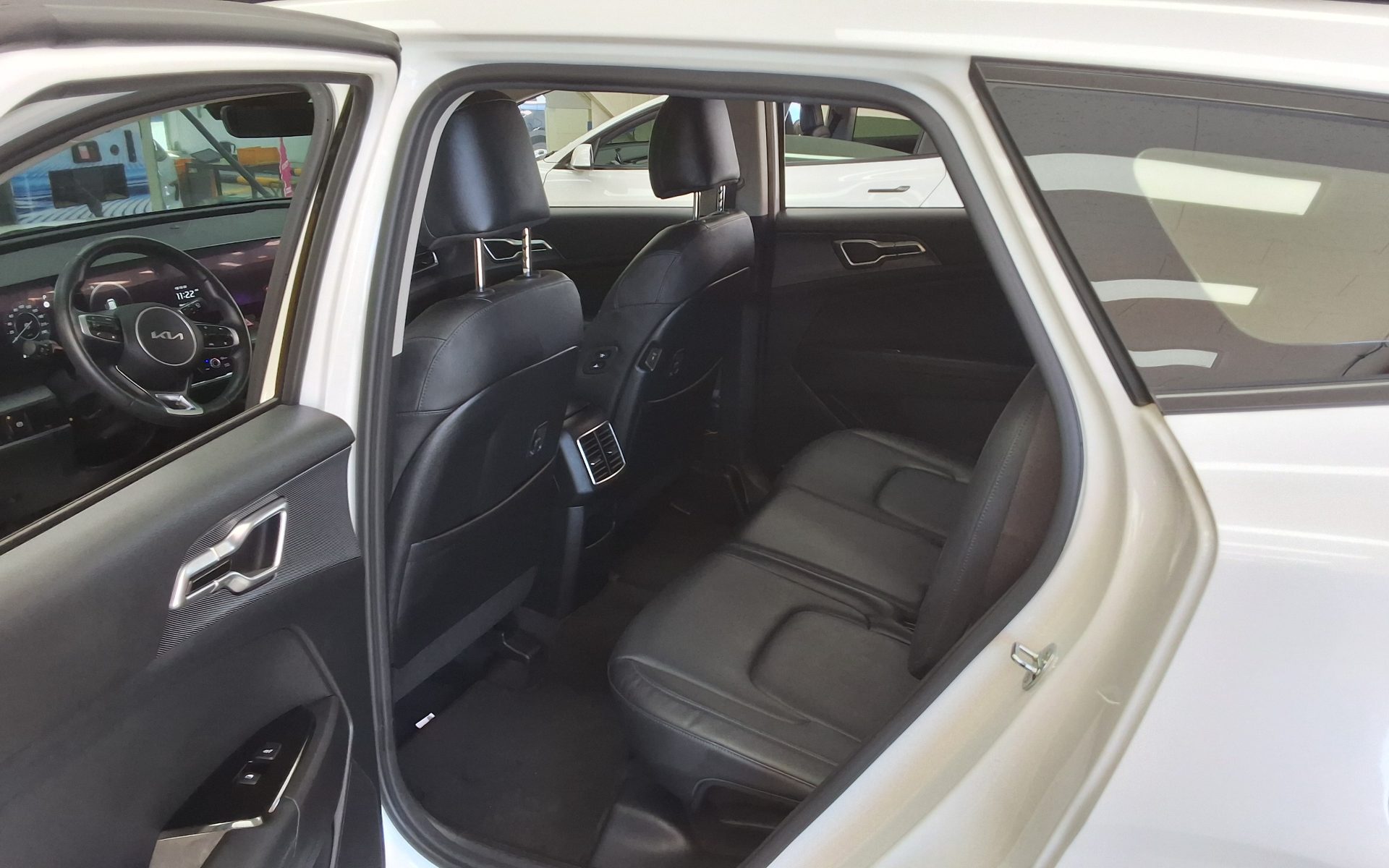 2022 - kia sportage