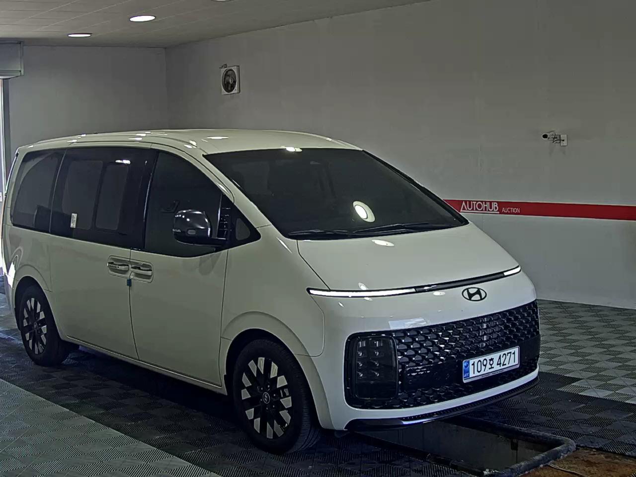 2025 - hyundai staria