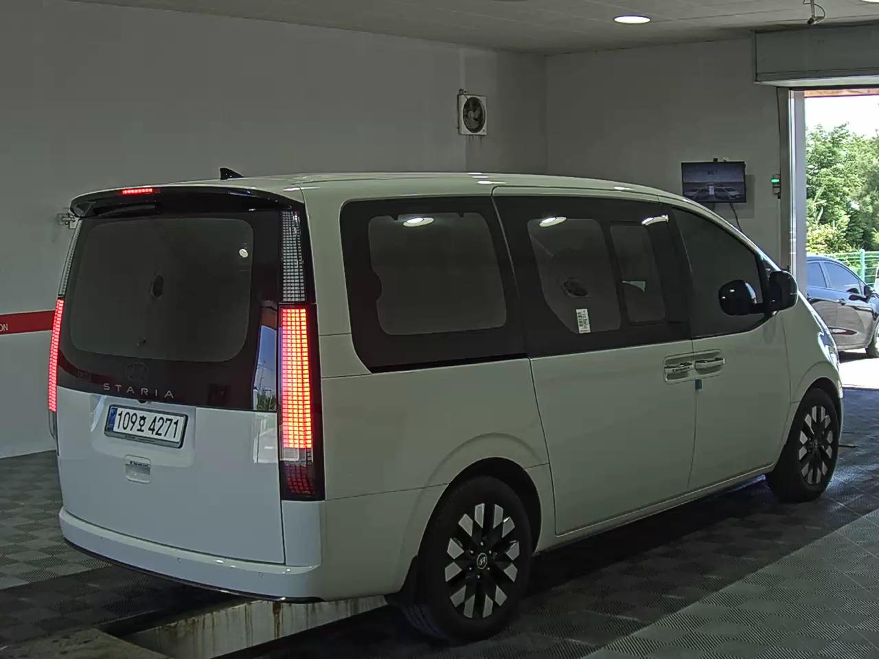 2025 - hyundai staria