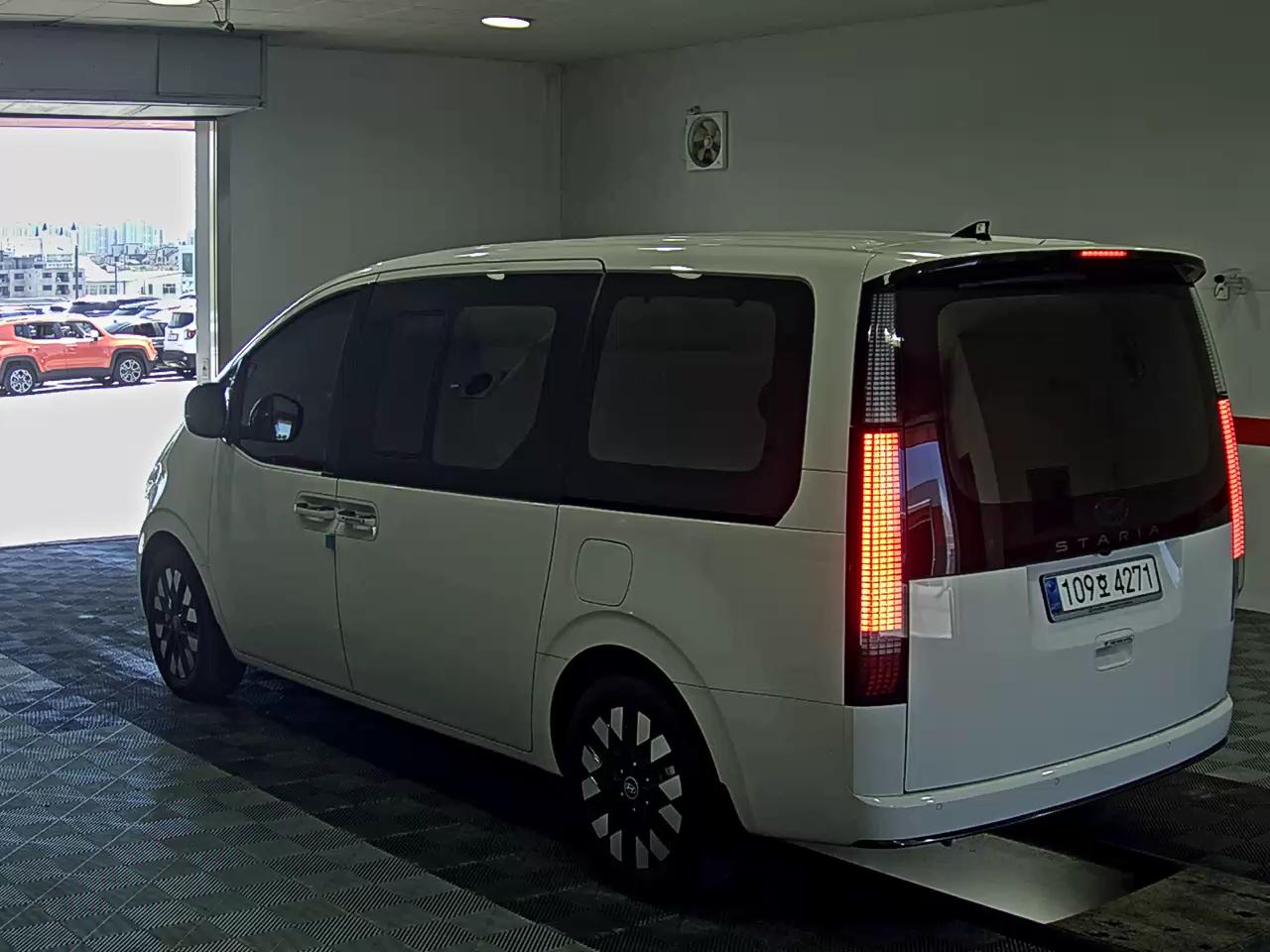 2025 - hyundai staria