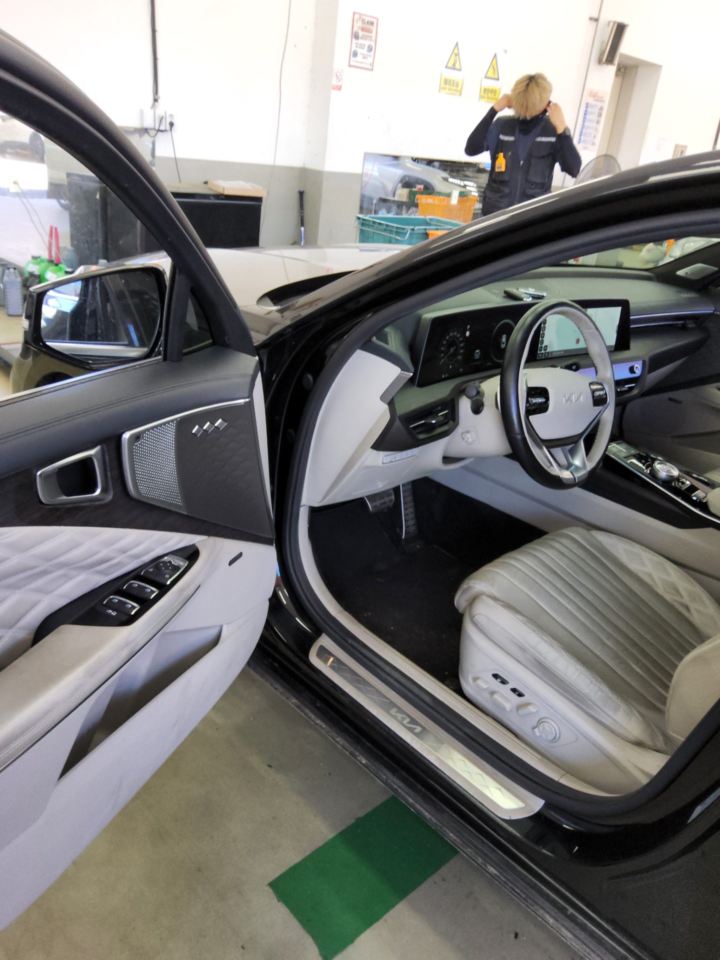 2022 - kia k8